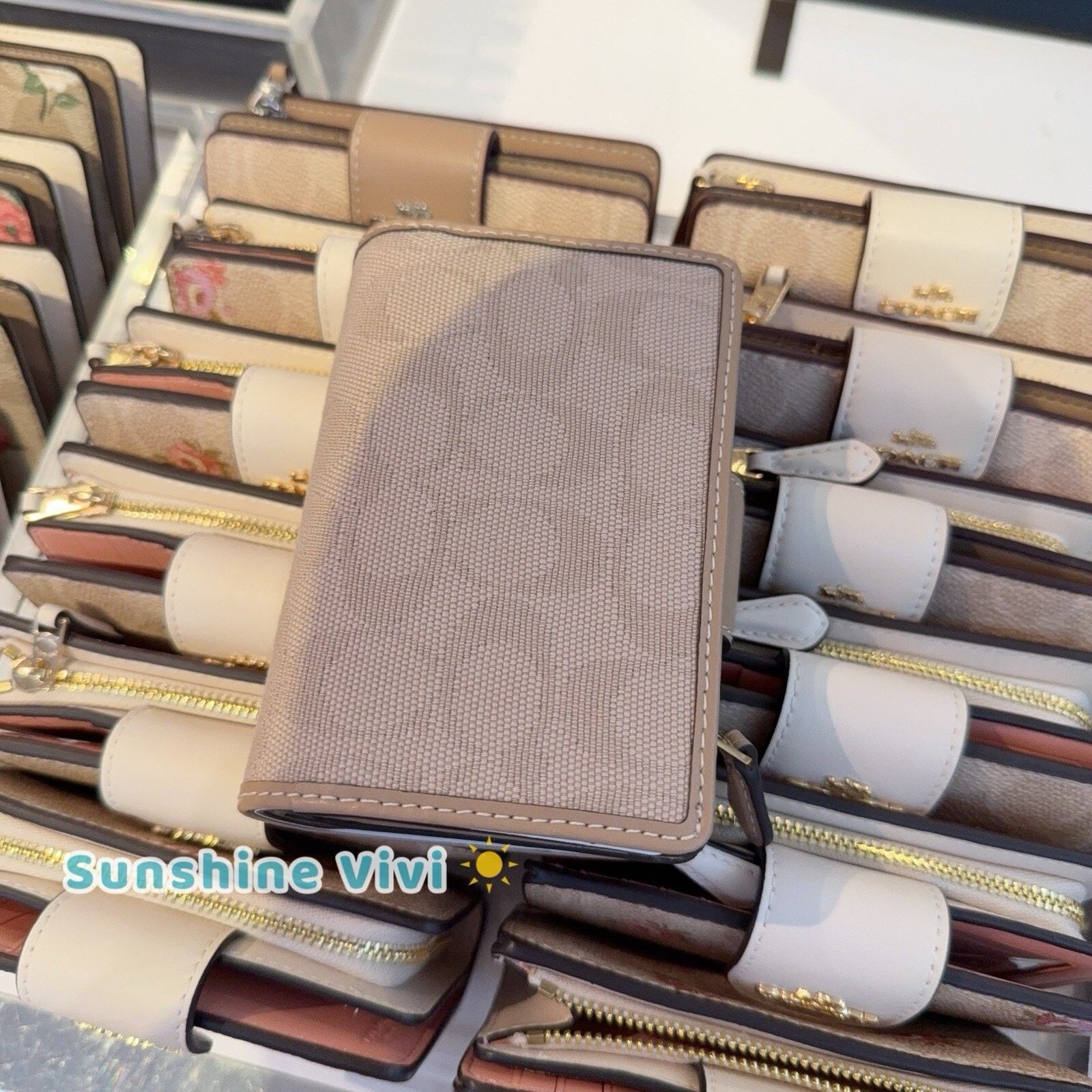 Coach NWT Coach Medium Corner Zip Wallet CAO98 Im/Dark Natural Size ONE SIZE - 4 Thumbnail