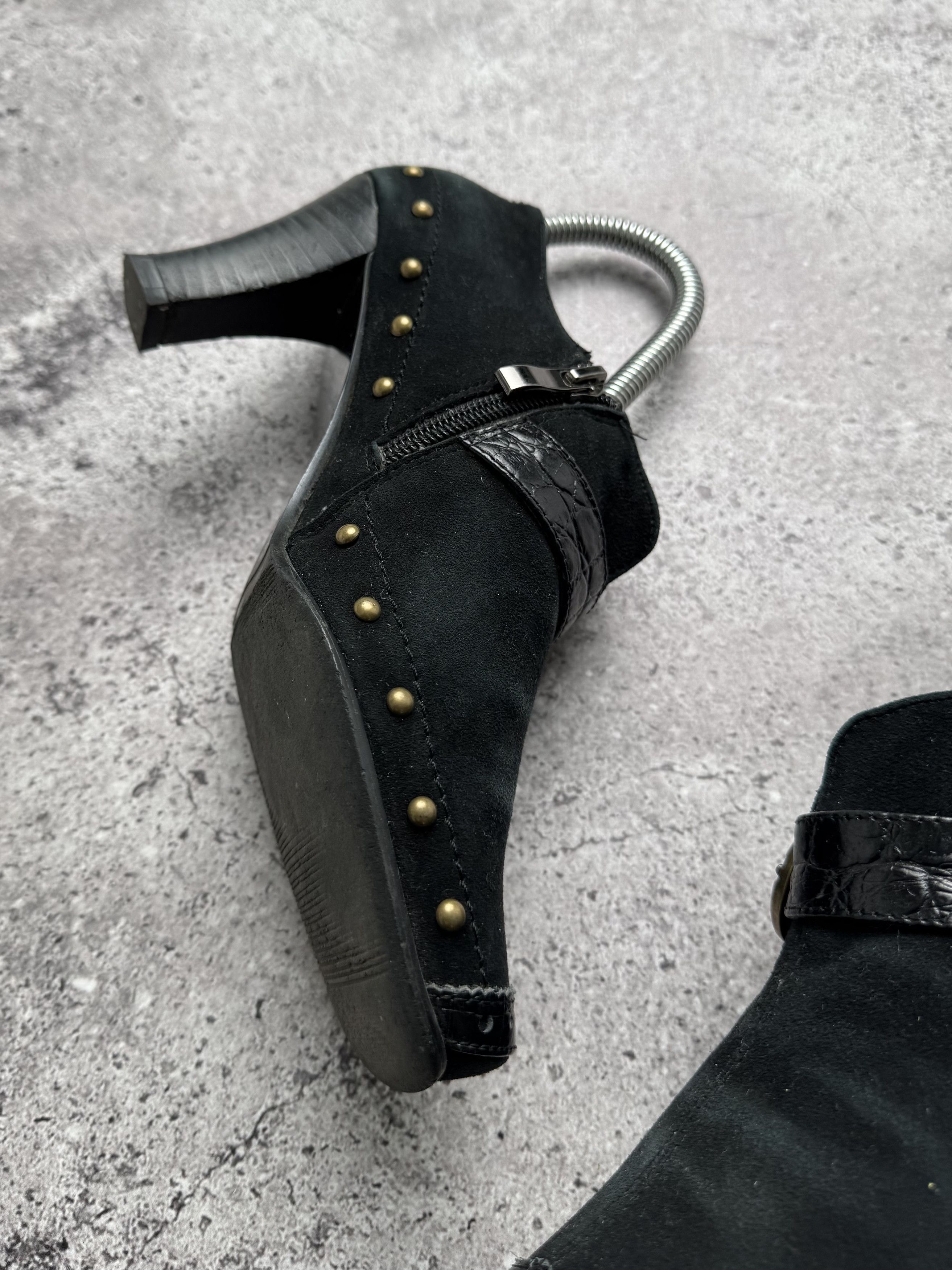 Vintage Vintage Leather Heels With Metal Details C2(V500) Size US 5 / IT 35 - 6 Thumbnail