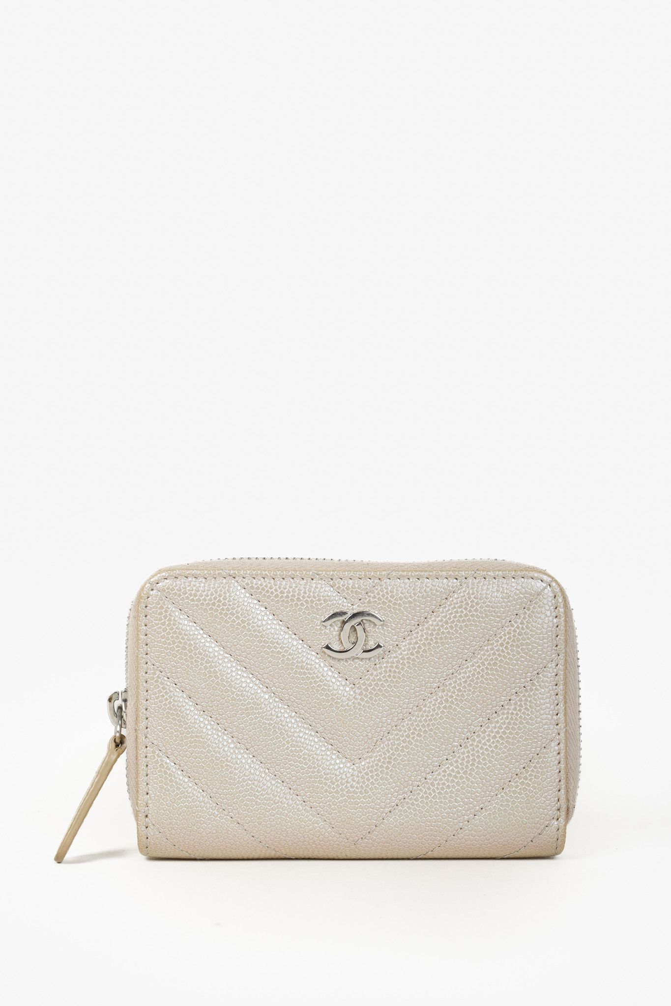 Chanel Chanel Iridescent Caviar Zippered Coin Purse Chevron Size ONE SIZE - 1 Thumbnail