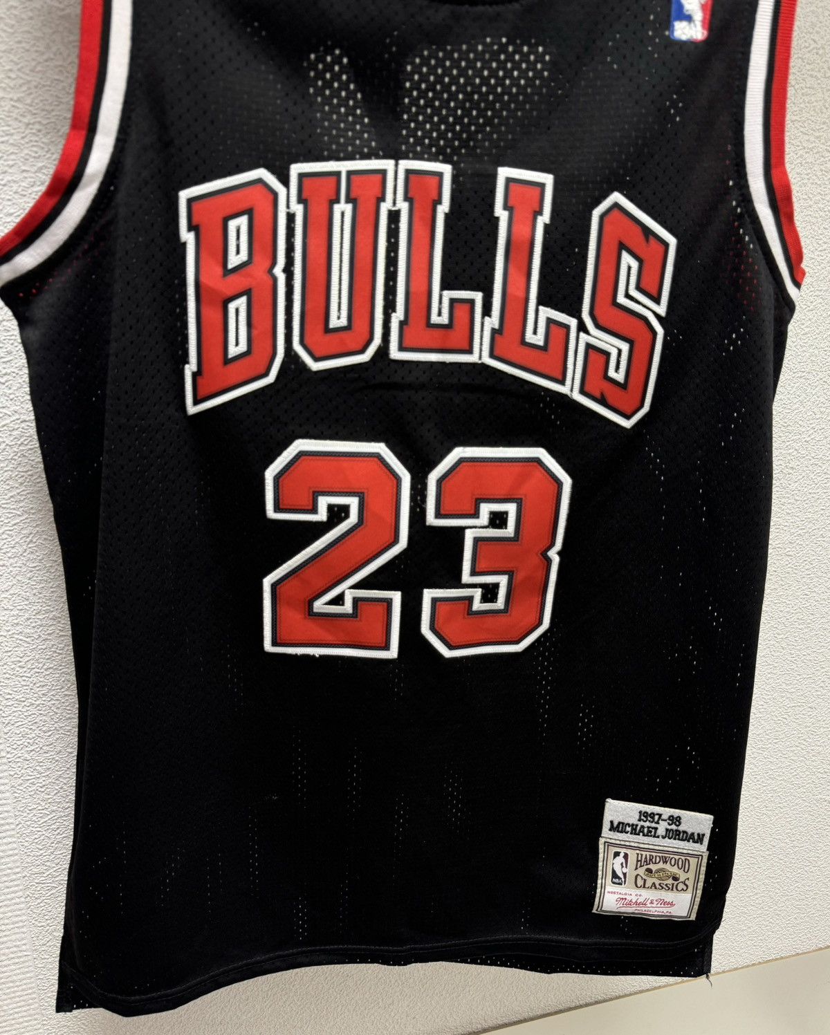 Mitchell & Ness Jordan 23 mitchell & ness vintage nba jersey 1997/98 L sz Size US L / EU 52-54 / 3 - 8 Thumbnail