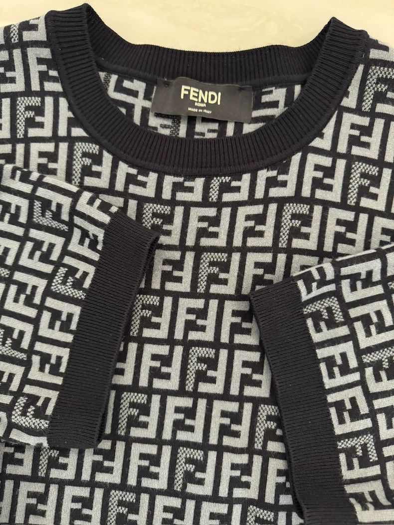 Fendi Fendi Strickwaren mit Logodruck Size US L / EU 52-54 / 3 - 4 Thumbnail