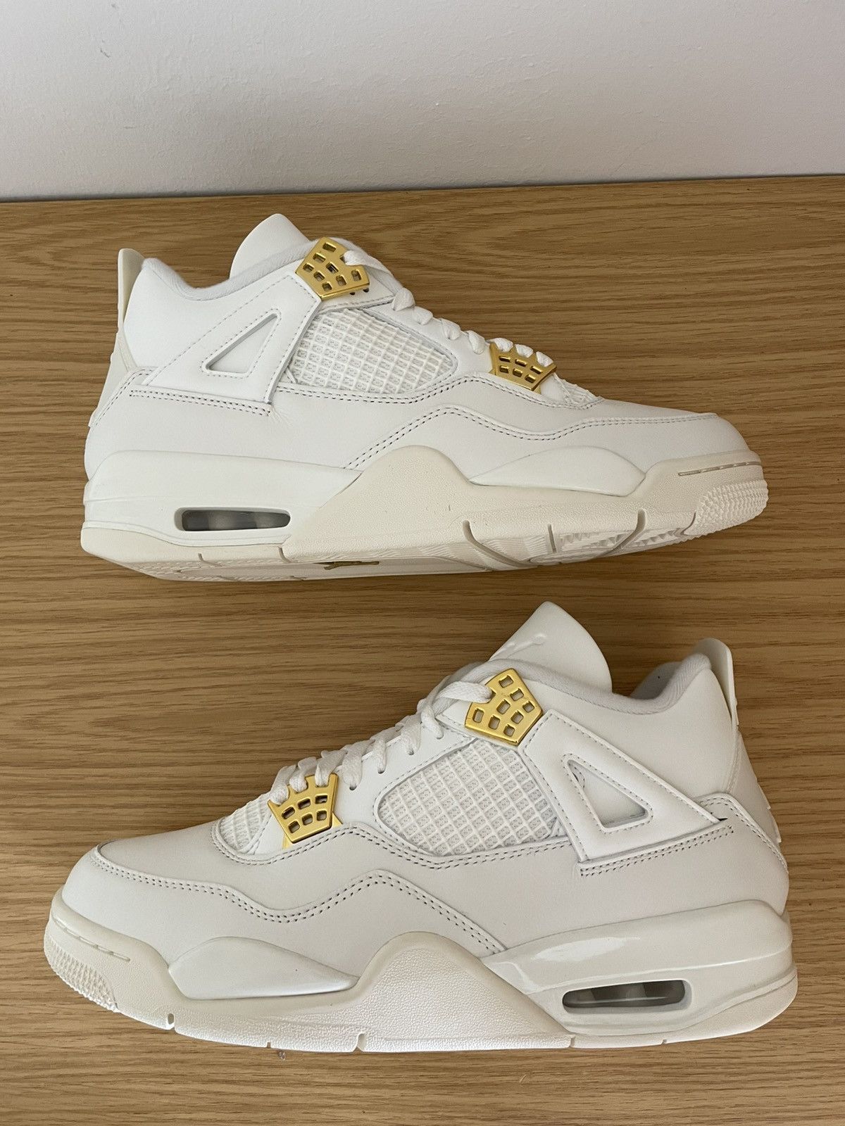 Jordan Brand Jordan 4 Retro goldmetallic Size US 9.5 / EU 42-43 - 1 Thumbnail