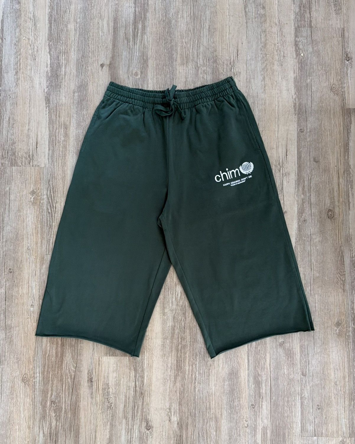 HMDD HMDD Green Program 3/4 Shorts Size US 34 / EU 50 - 1 Thumbnail