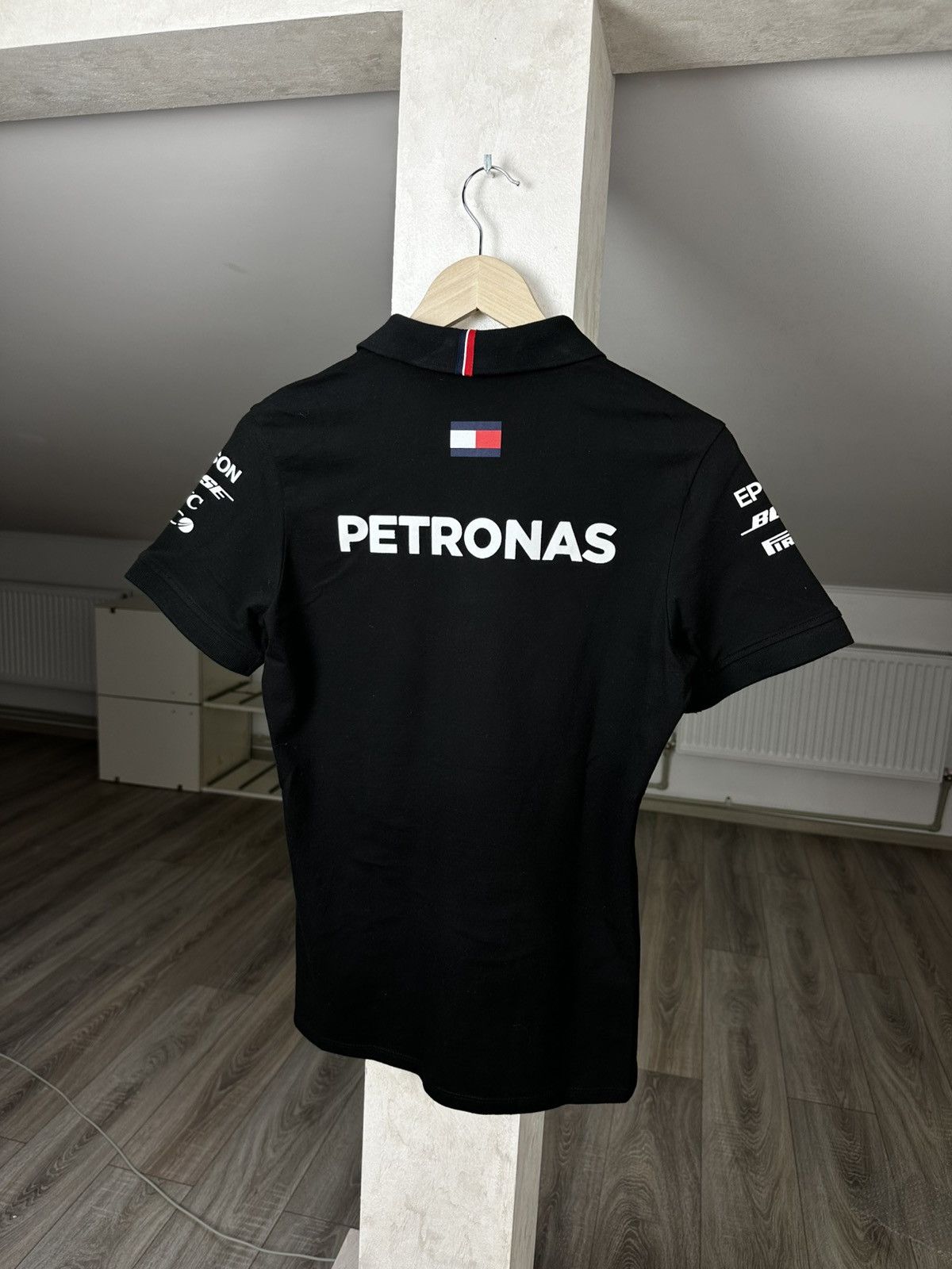 Tommy Hilfiger Vintage Mercedes Benz Formula One Petronas AMG Y2K Tee Size L / US 10 / IT 46 - 5 Thumbnail