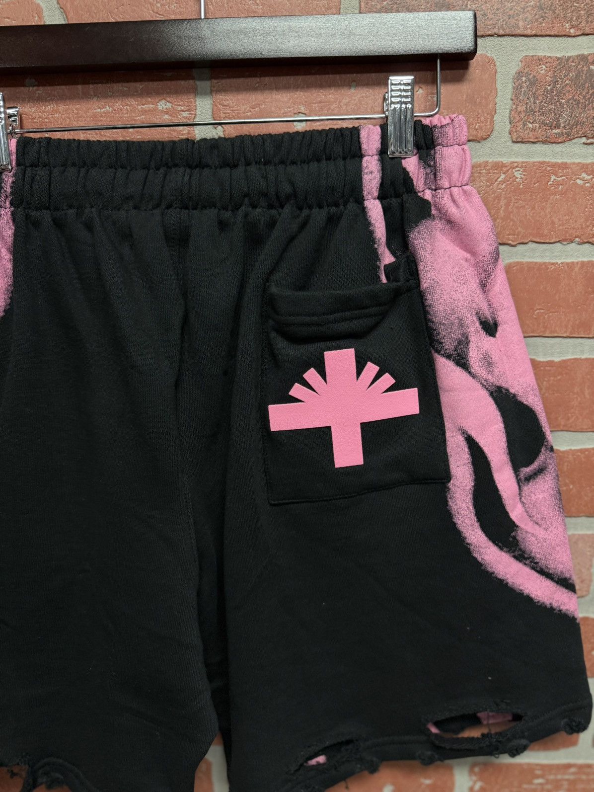 Vertabrae Vertabrae Shorts Pink Brand New Size Large Size US 30 / EU 46 - 6 Thumbnail