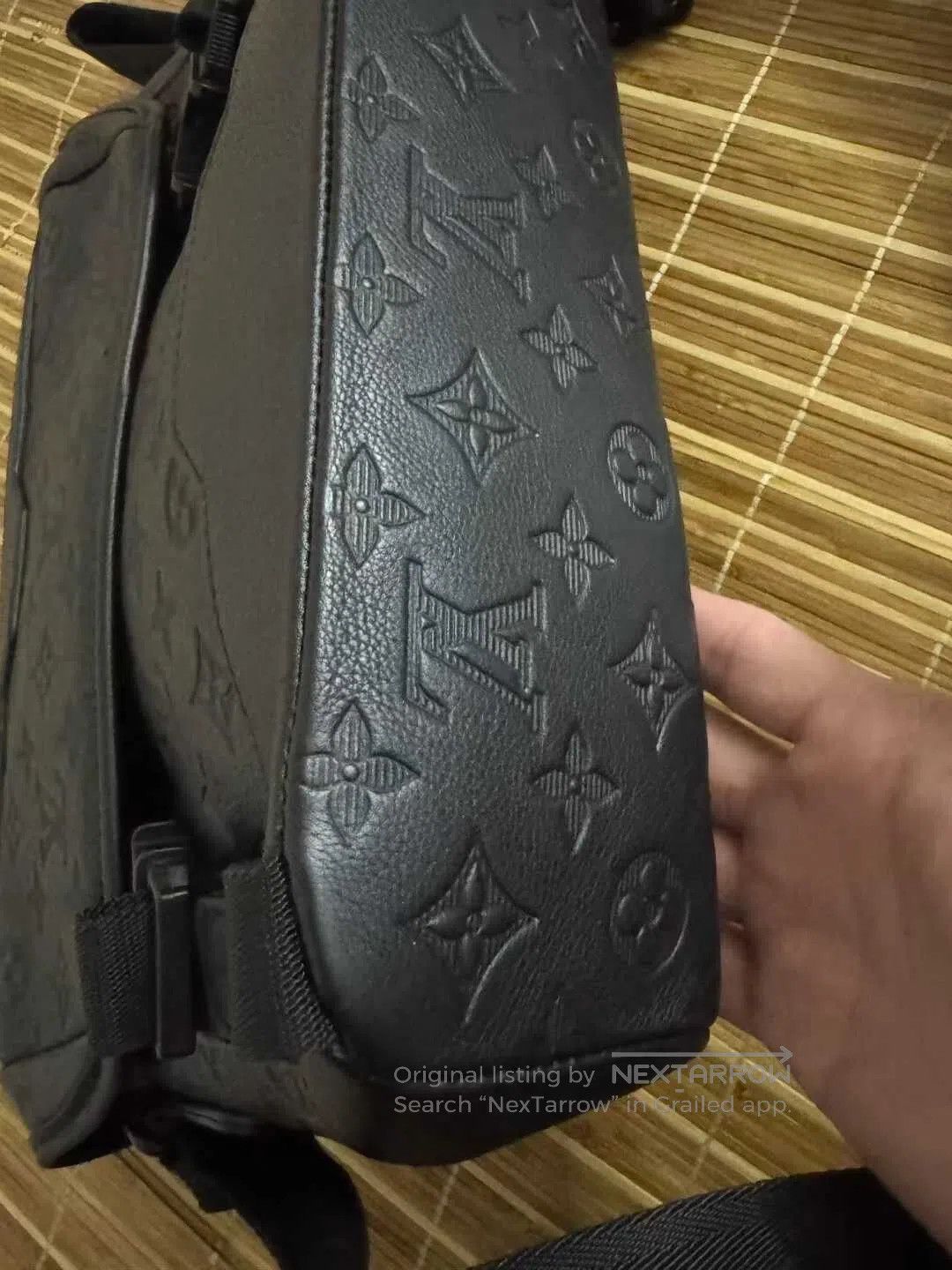Louis Vuitton Louis Vuitton Black Tone-on-Tone Pattern Messenger Bag| Size ONE SIZE - 4 Thumbnail