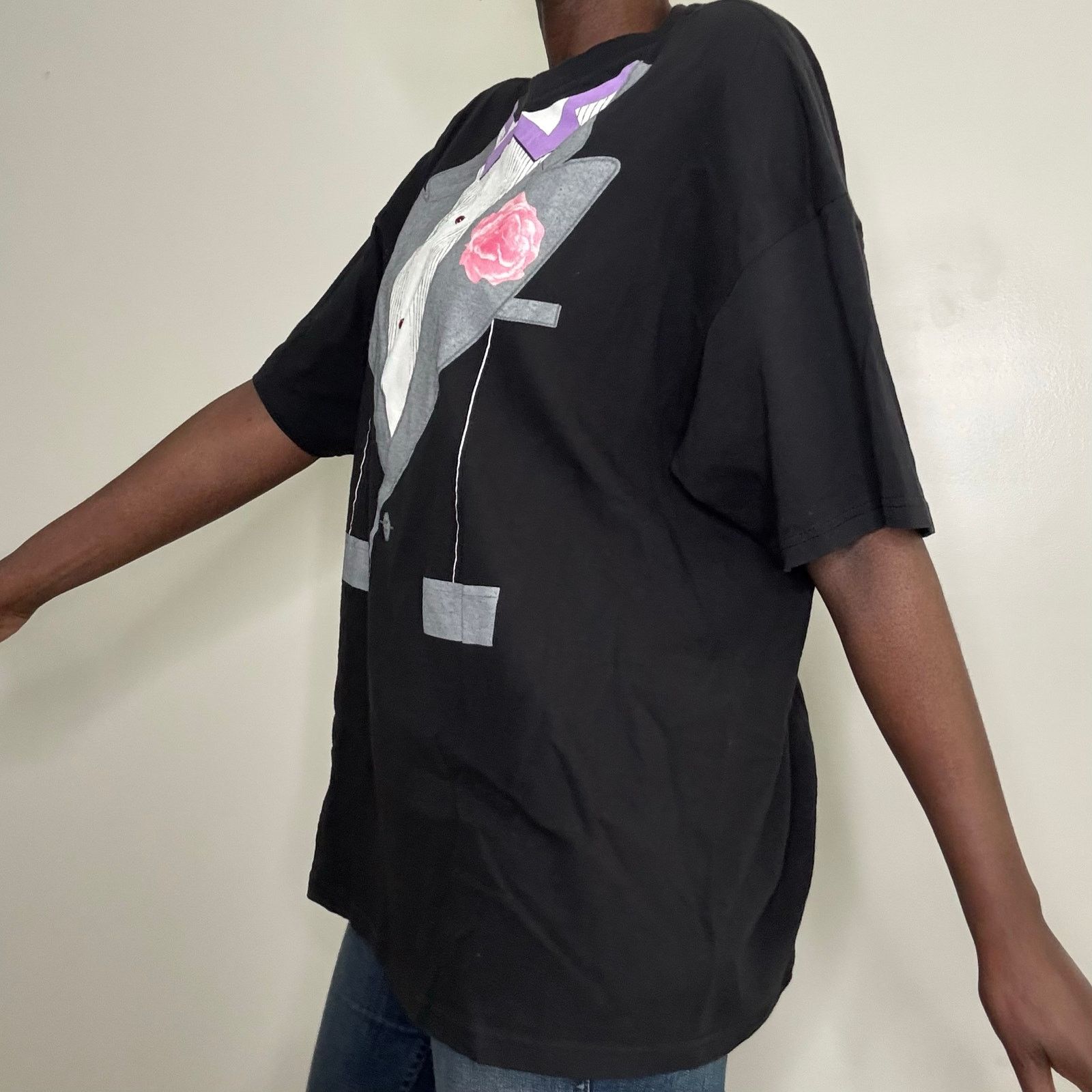 Delta Vintage Mens Trompe l’oeil Graphic Tuxedo T-Shirt Size 2XL Size US XXL / EU 58 / 5 - 3 Thumbnail