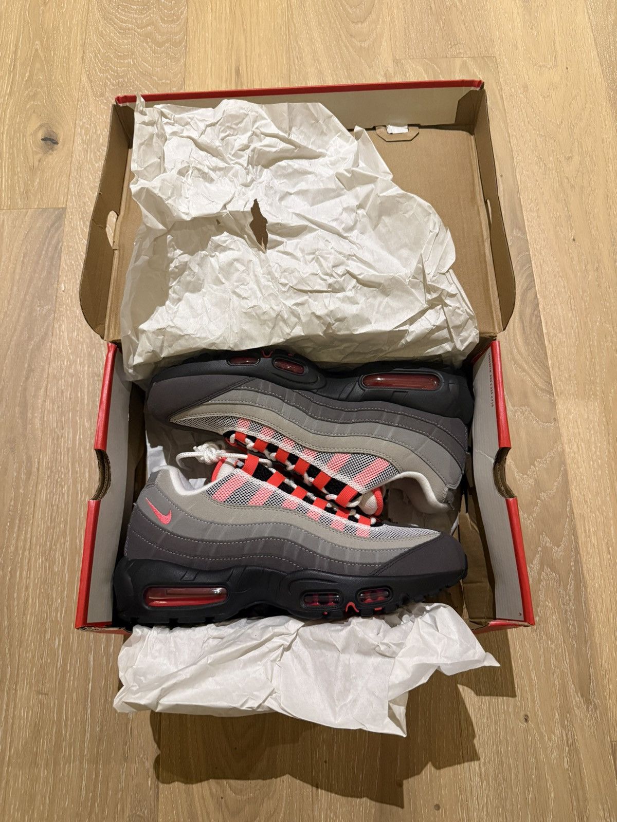 Nike Nike Air Max 95 Solar Red Size US 9 / EU 42 - 9 Thumbnail
