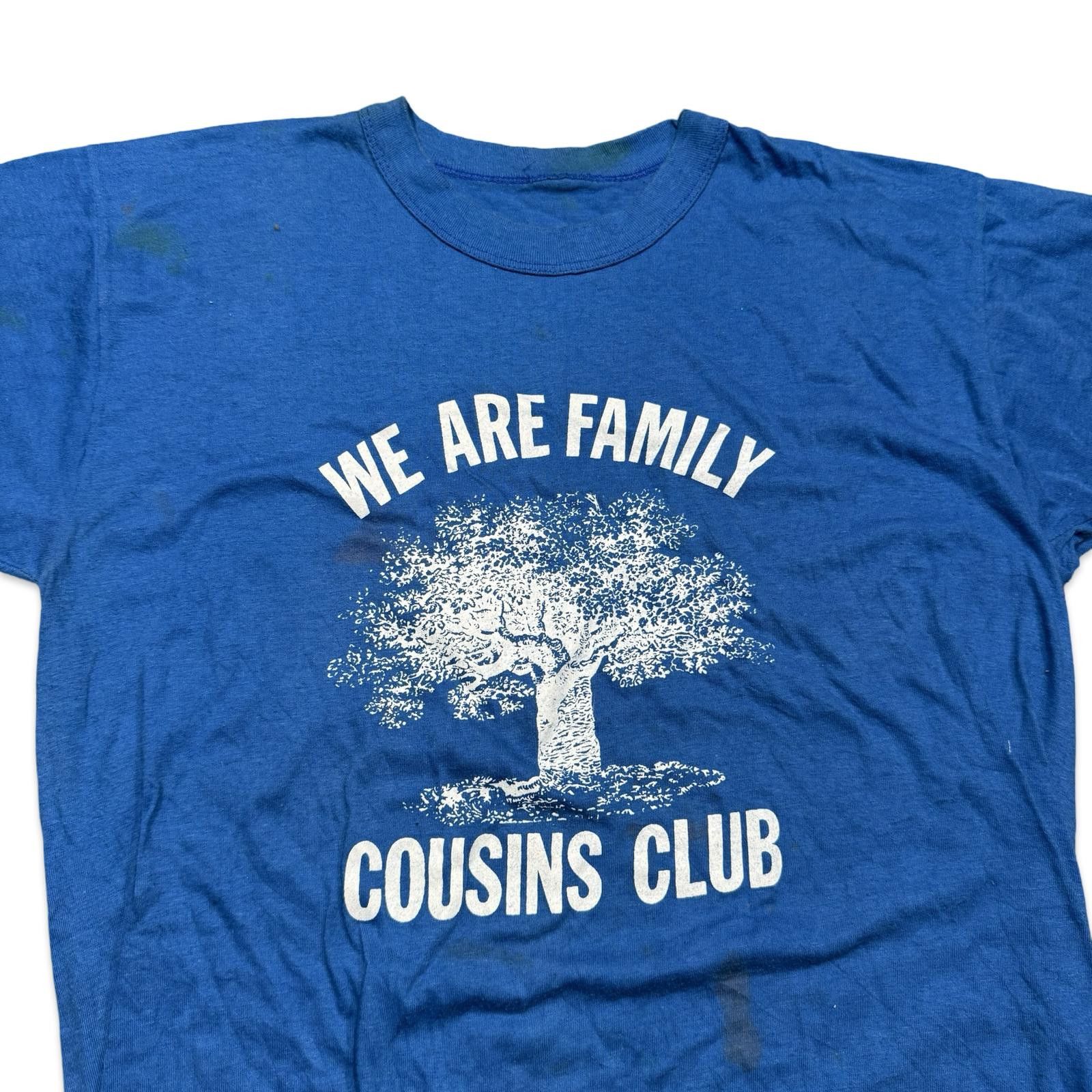 Designer Vintage We Are Family Cousins Club 80s T-Shirt Size US L / EU 52-54 / 3 - 3 Thumbnail
