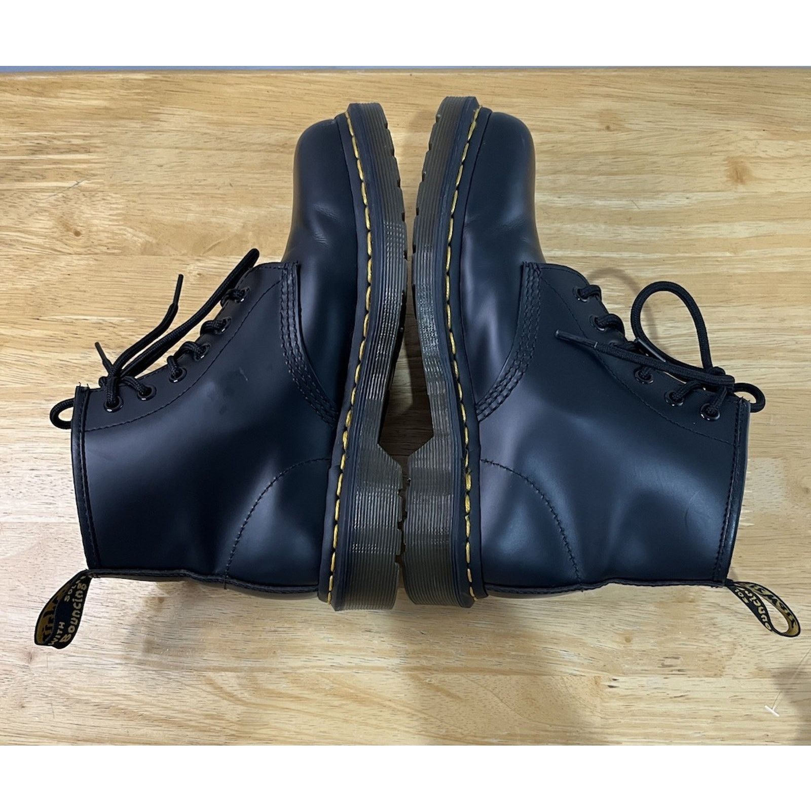 Dr. Martens Dr Martens NWOT 101 Smooth Leather Ankle Boot Sz 5 Size US 5 / IT 35 - 4 Thumbnail