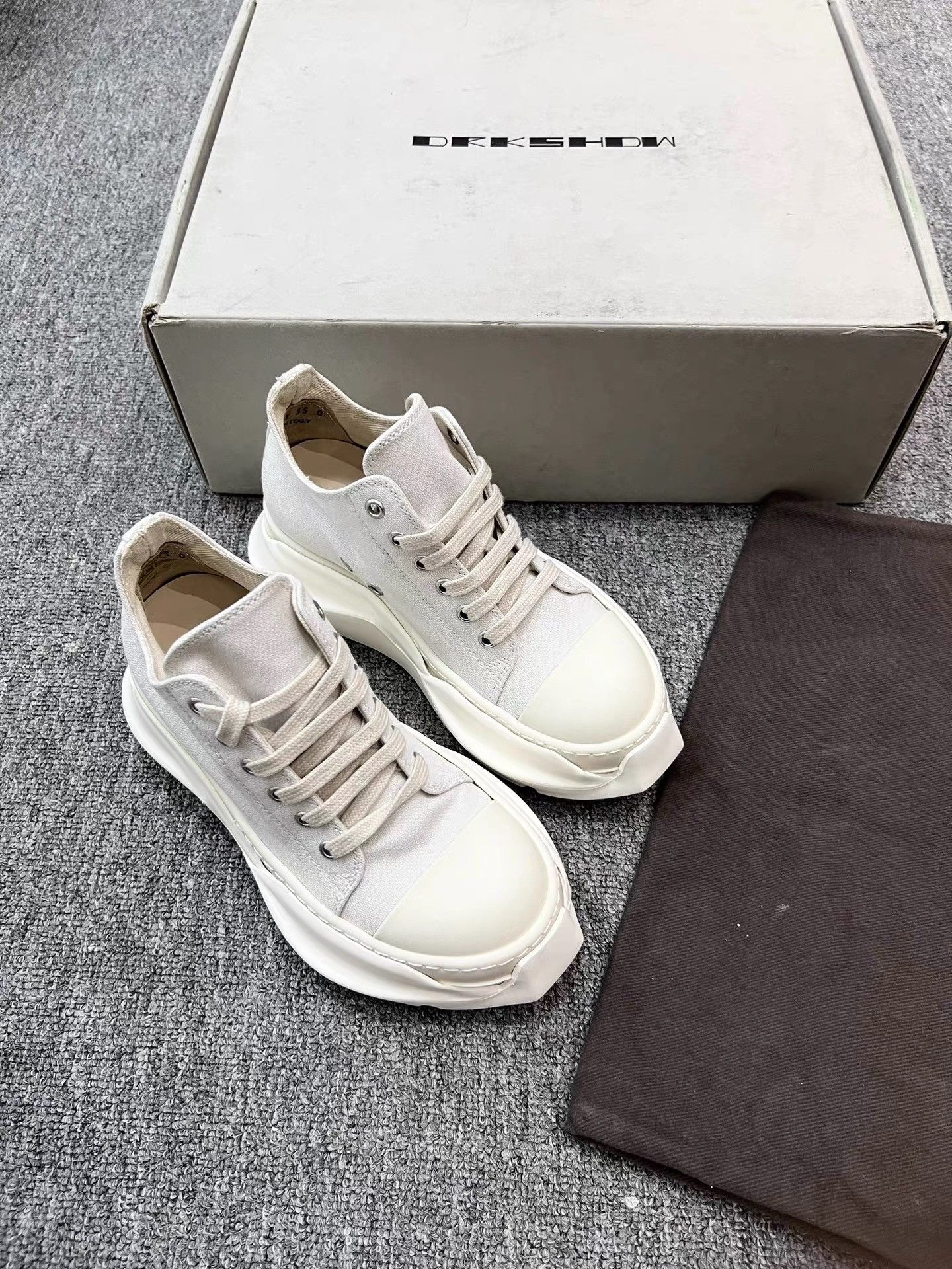 Rick Owens Rick Owens DRKSHDW Rare Off-White Tank Sole Ramones K34 Size US 5 / IT 35 - 1 Thumbnail