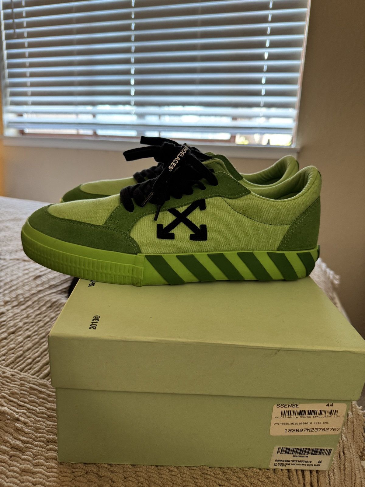 Off-White SV Exclusive Low Vulcaniz Green & Black Size US 11 / EU 44 - 4 Thumbnail