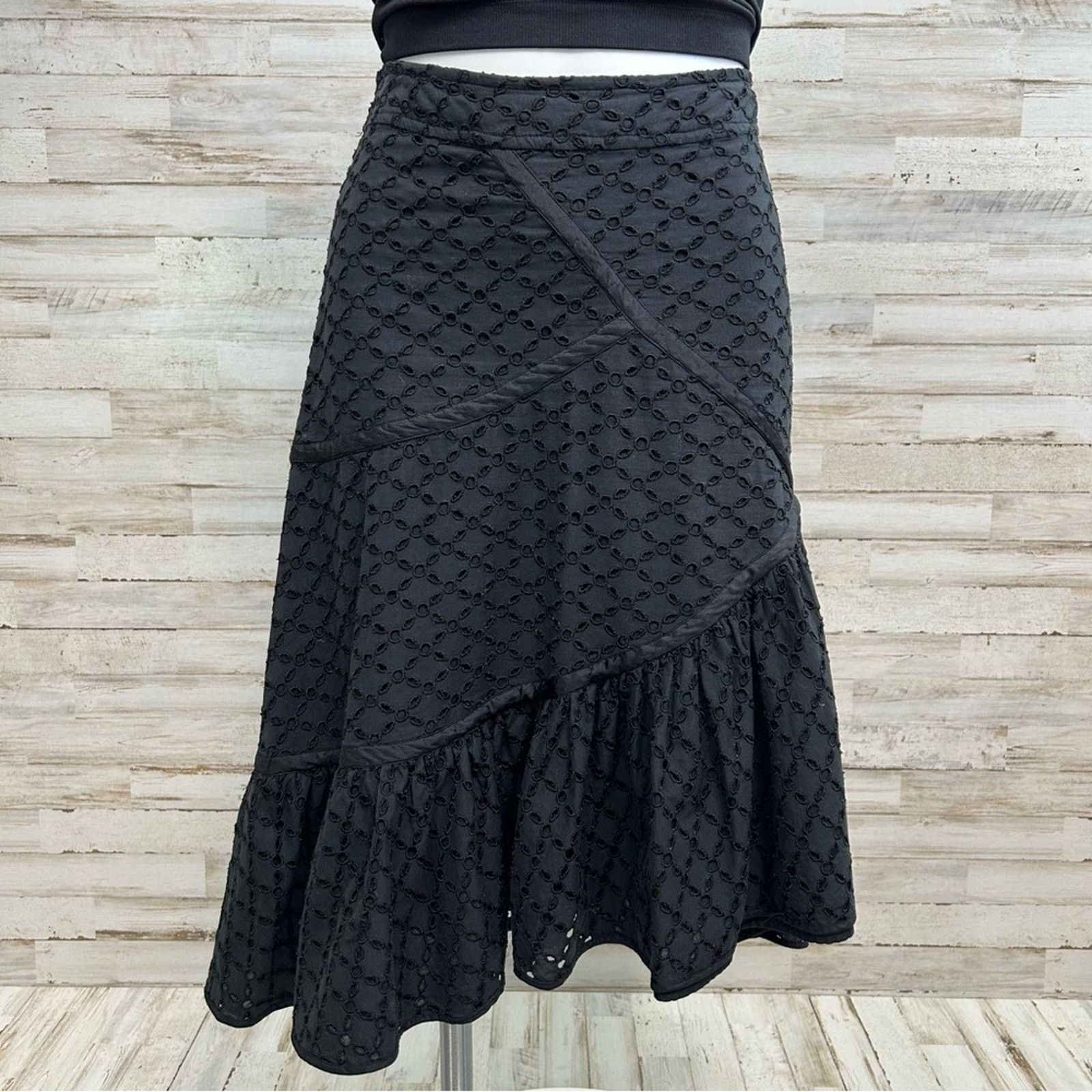 Max Mara Maxmara Weekend Eyelet Ruffle Asymmetric Skirt Size M Black Size 30" / US 8 / IT 44 - 1 Thumbnail