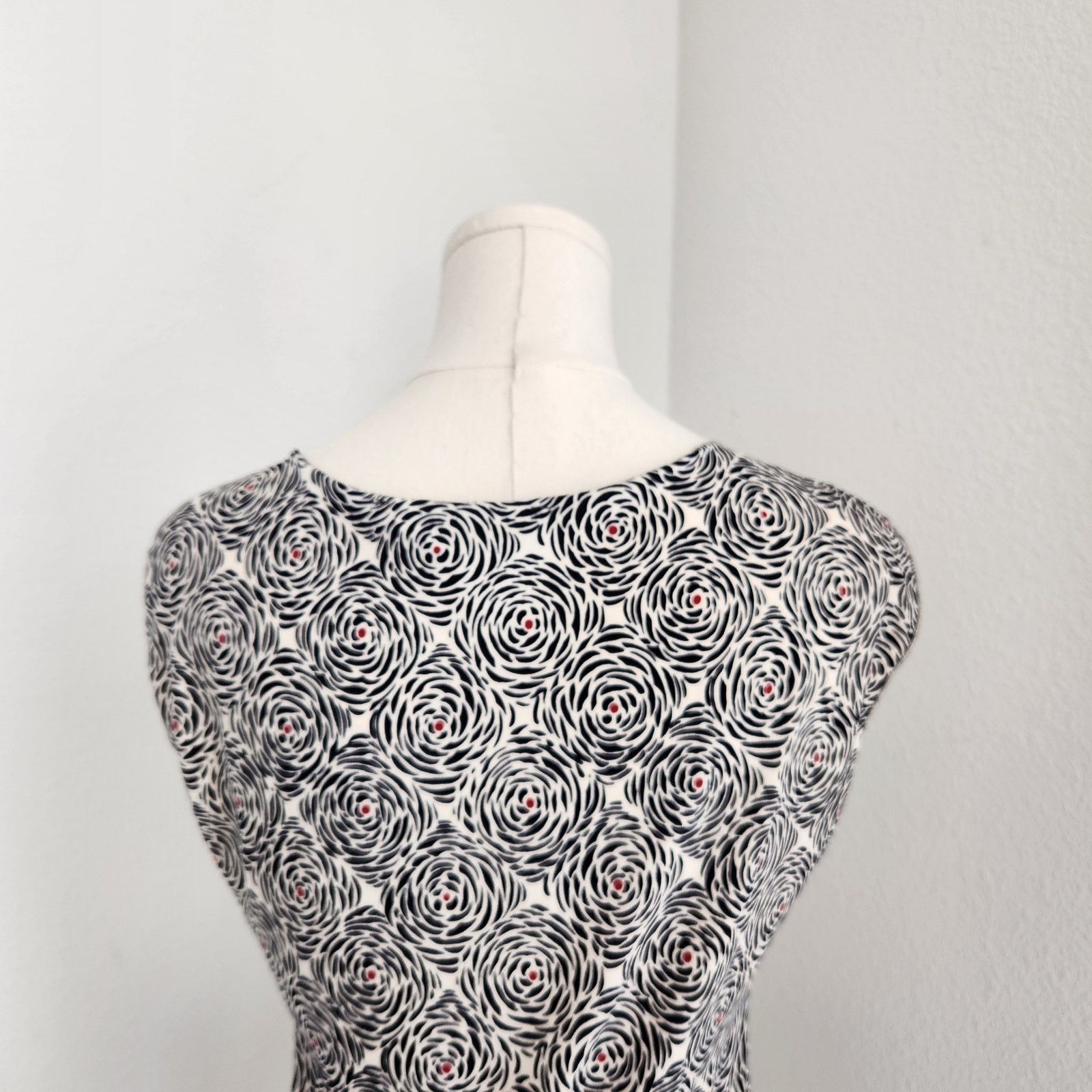 Vintage Vintage 90s White Black Red Ruched Sleeveless Top S Size S / US 4 / IT 40 - 7 Thumbnail