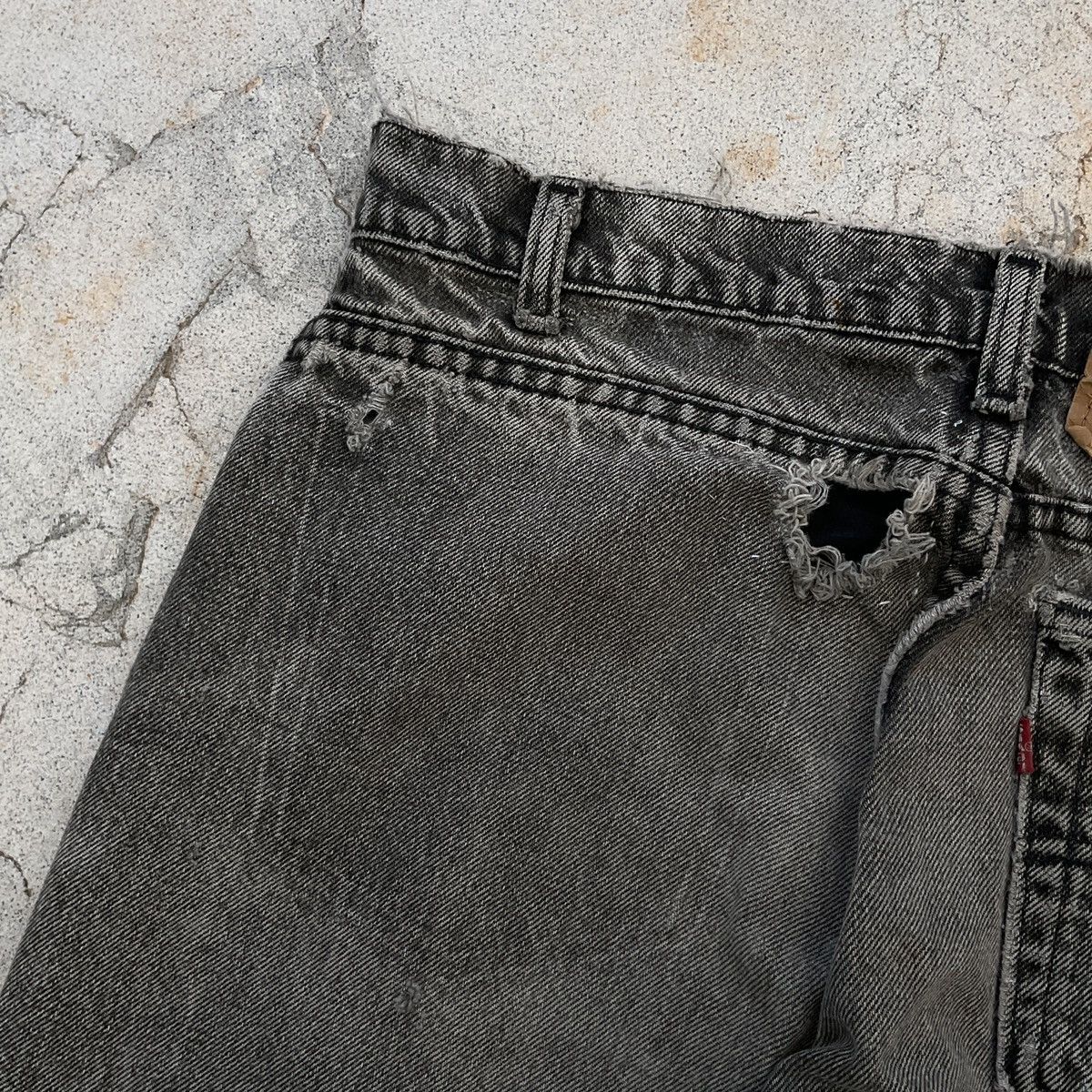Levi's × Vintage Vintage Trashed Distressed 80s Levi's Made In USA 505 Pants Size US 34 / EU 50 - 18 Thumbnail