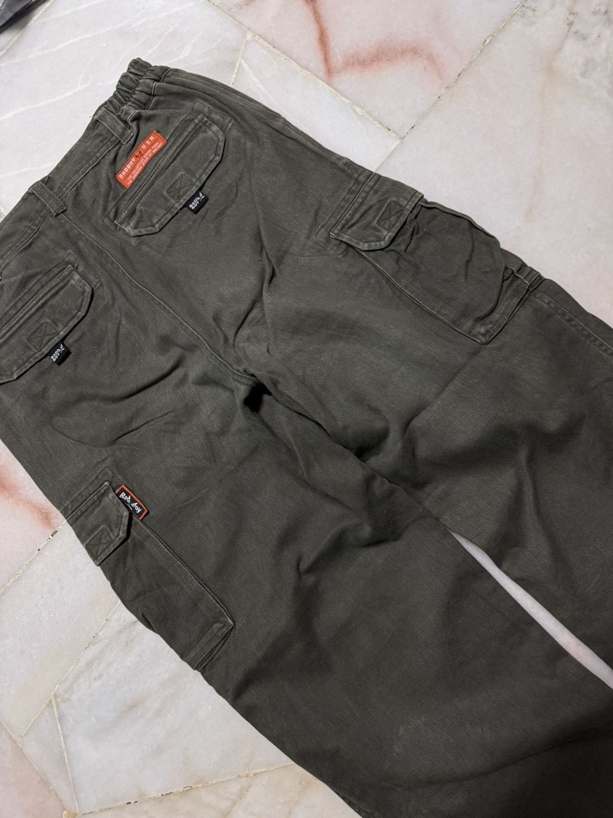 Japanese Brand VINTAGE WIDE BAGGY BAD BOY USA CARGO THRASHED INSANE WEAR Size US 27 - 12 Thumbnail