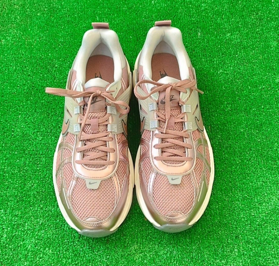 Nike Shoes Nike V2K Run Size US 11.5 / EU 44-45 - 2 Thumbnail