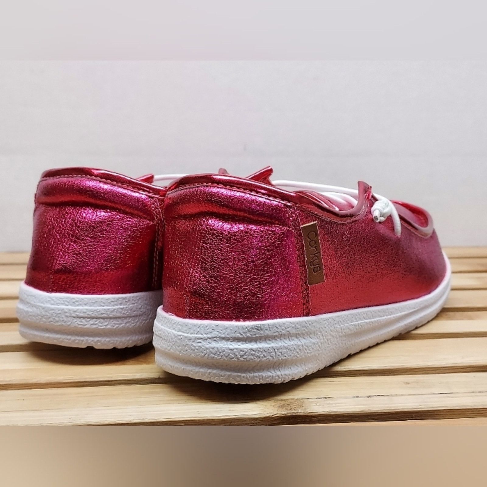 Other Corkys Womens Pink Crinkle Metallic Kayak Casual Shoes SZ 7 Size US 7 / IT 37 - 3 Thumbnail