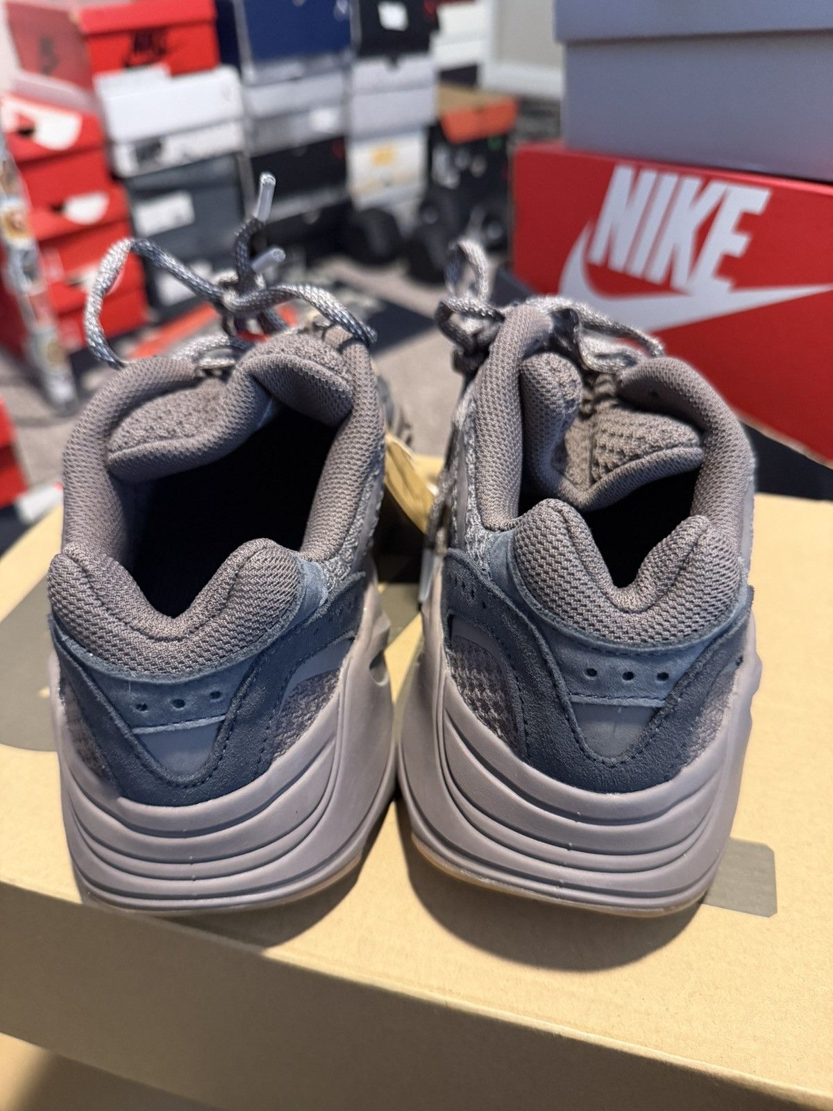 Adidas Yeezy 700 V2 8.5 Size US 8.5 / EU 41-42 - 7 Thumbnail