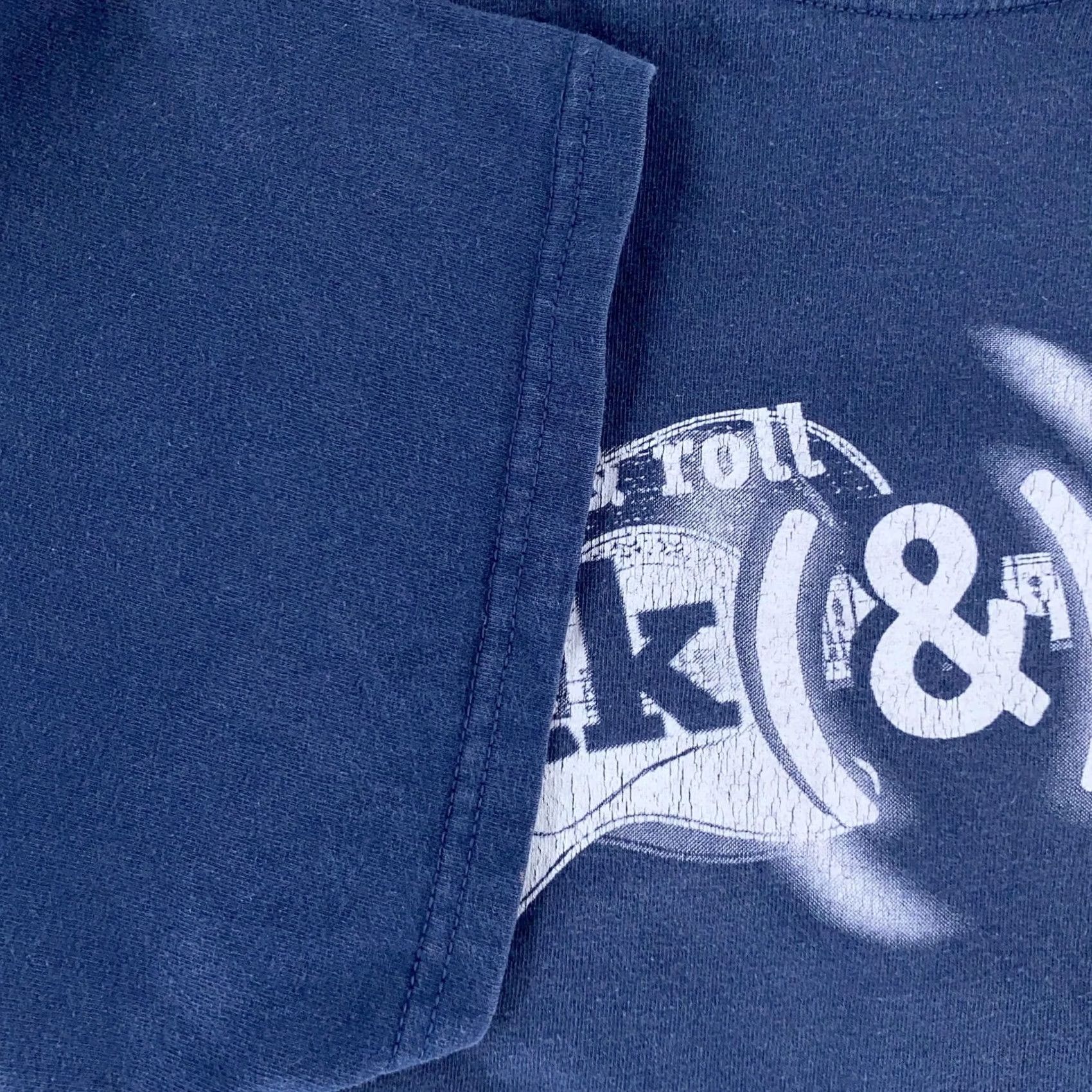 Gildan VINTAGE Rock and Roll Hall of Fame T-Shirt XL Blue Men Short Sleeve Graphic Print Crew Neck 90s Concert Size US XL / EU 56 / 4 - 3 Thumbnail