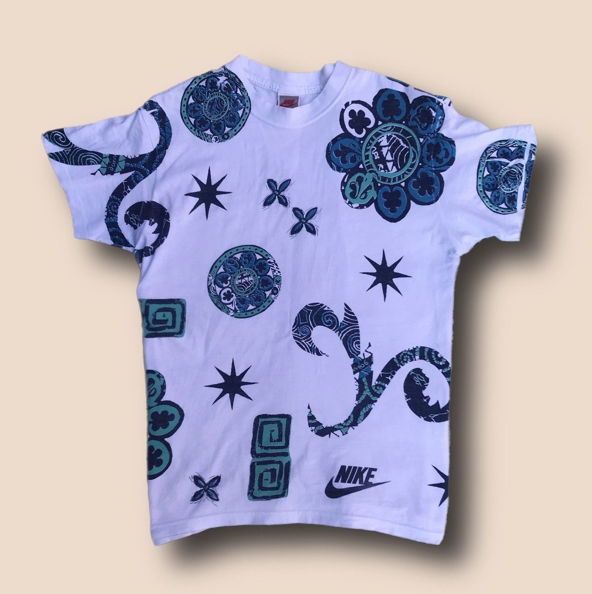 Nike Vintage 90s Nike Graphic AOP Tee t shirt Size US S / EU 44-46 / 1 - 1 Thumbnail