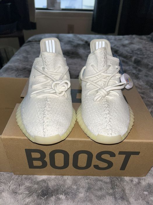 Yeezy triple best sale white size 6