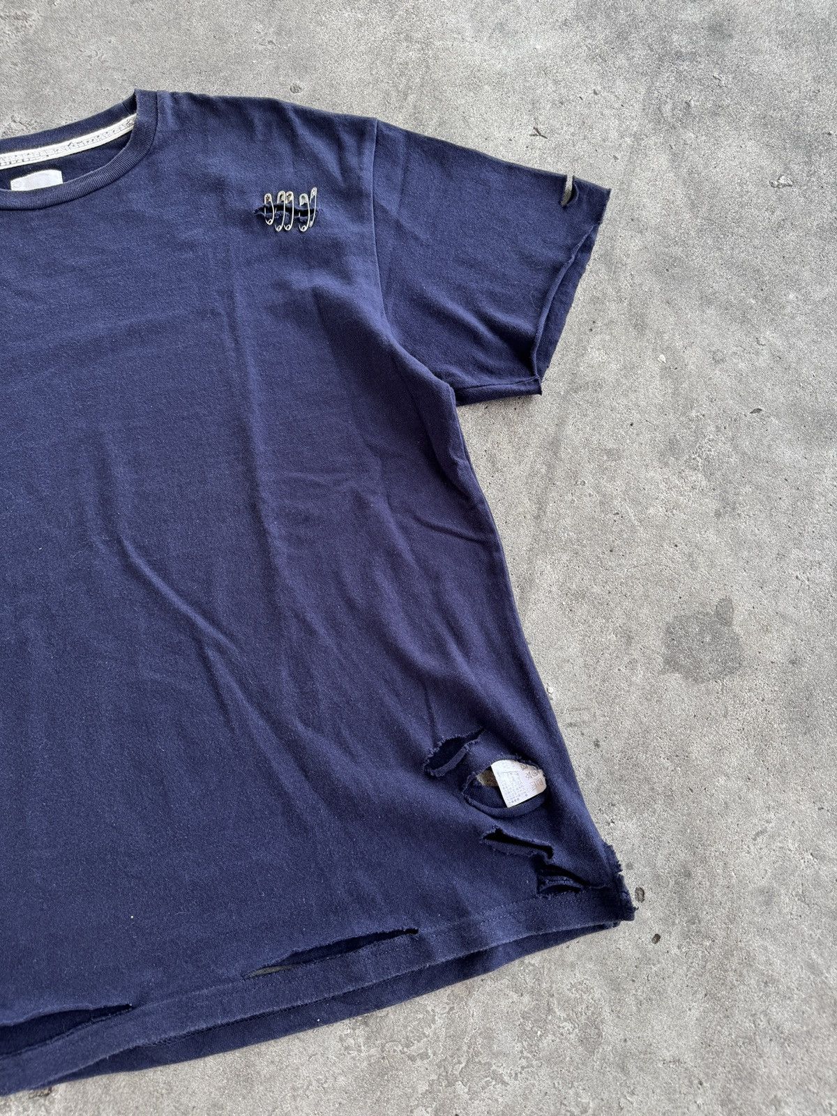 Number (N)ine Number (N)ine Distressed Tshirt Size US XL / EU 56 / 4 - 6 Thumbnail