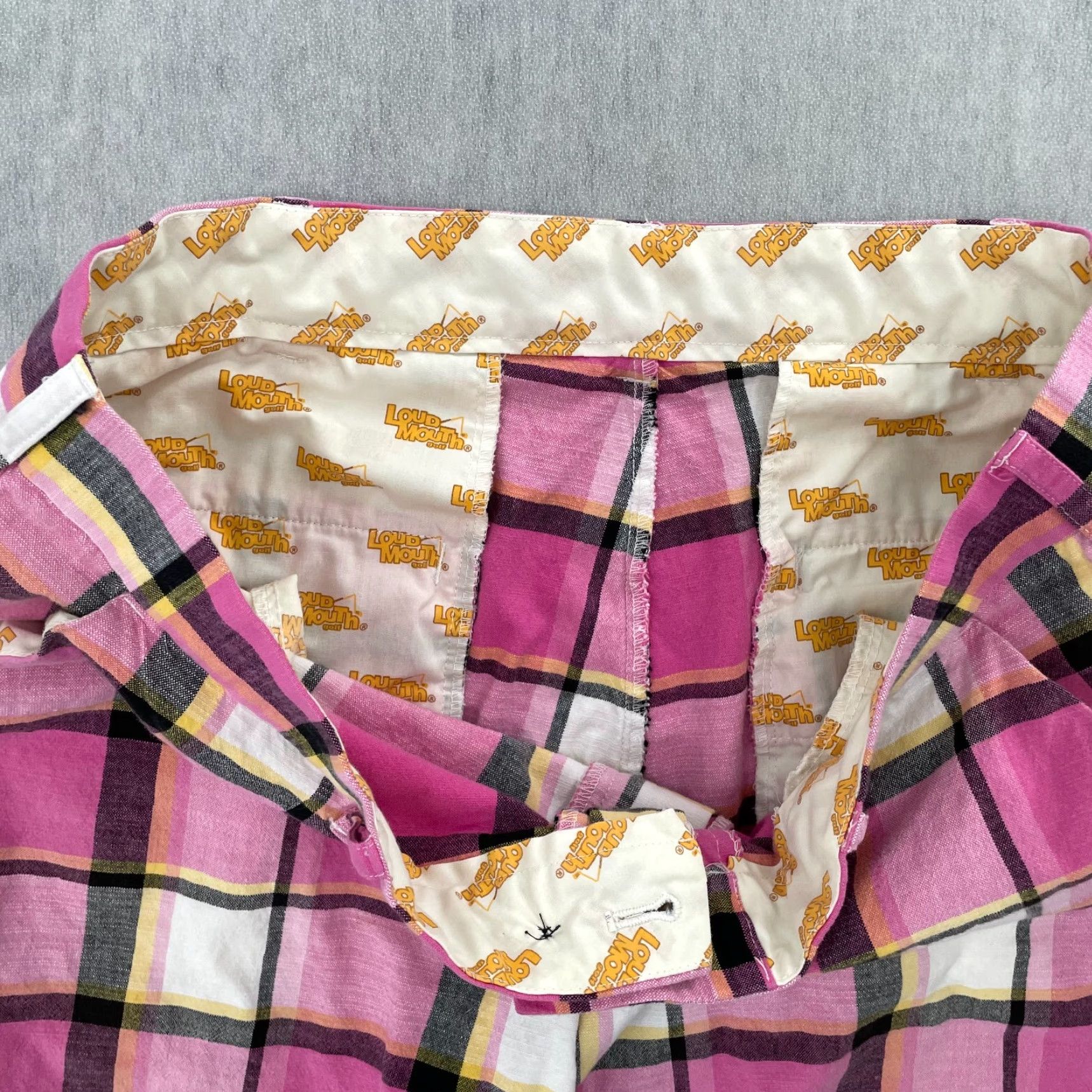 Vintage VINTAGE Loudmouth Golf Shorts Men 36 Pink Plaid Casual Travel Cotton Spandex Bermuda Size US 36 / EU 52 - 3 Thumbnail
