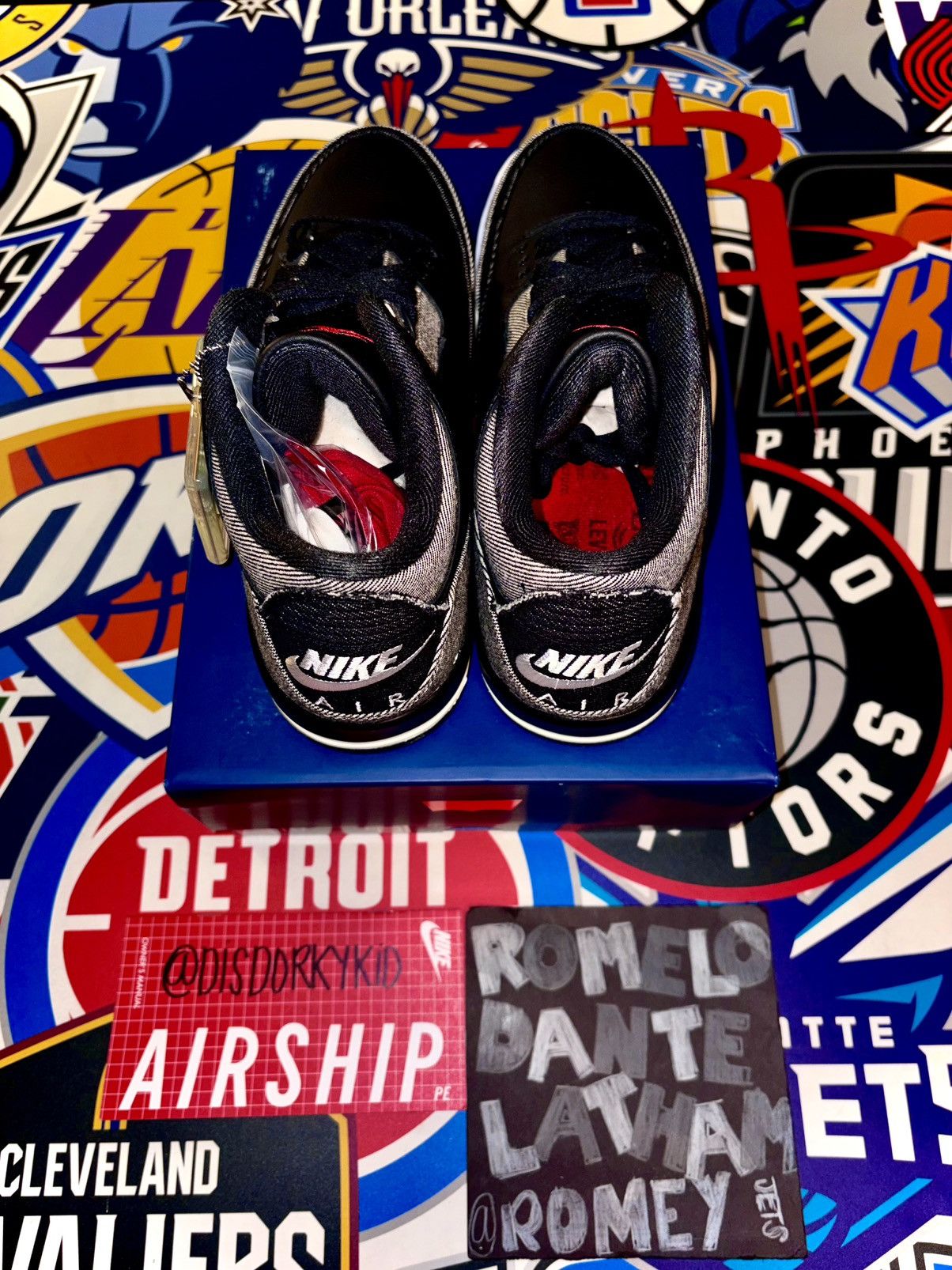 Jordan Brand Black Denim Levi's x Air Jordan 3 Retro SP (IR0914-400) Size US 9.5 / EU 42-43 - 5 Thumbnail