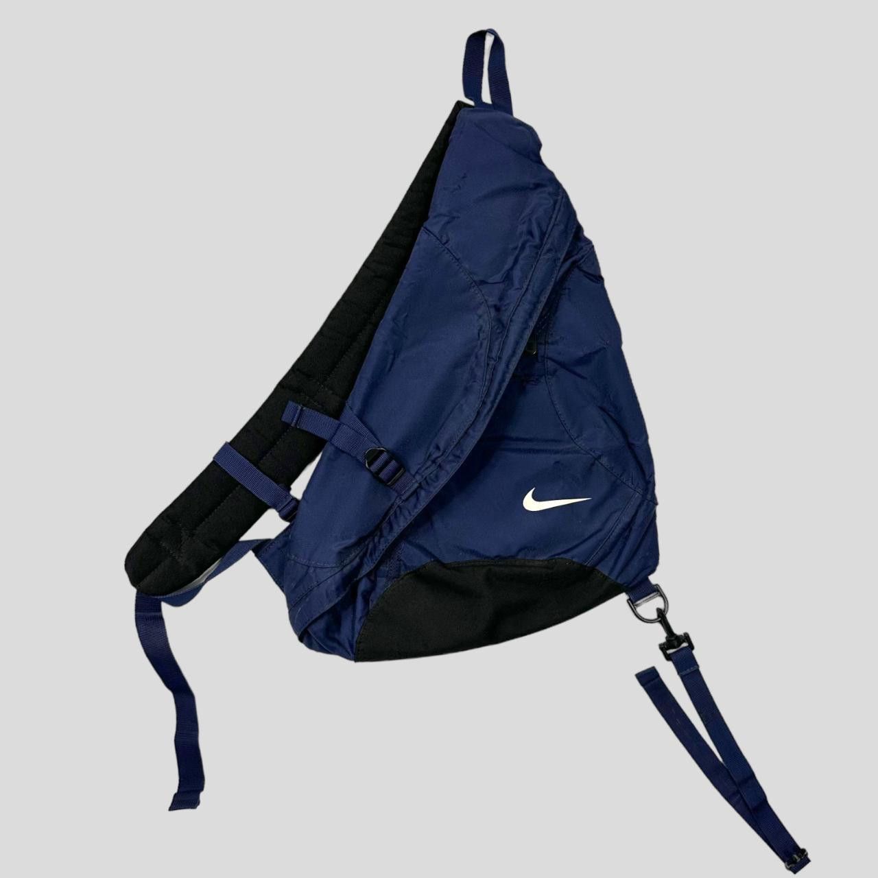 image of Nike 2002 Tri-Harness Sling Bag in Navy, Men's
