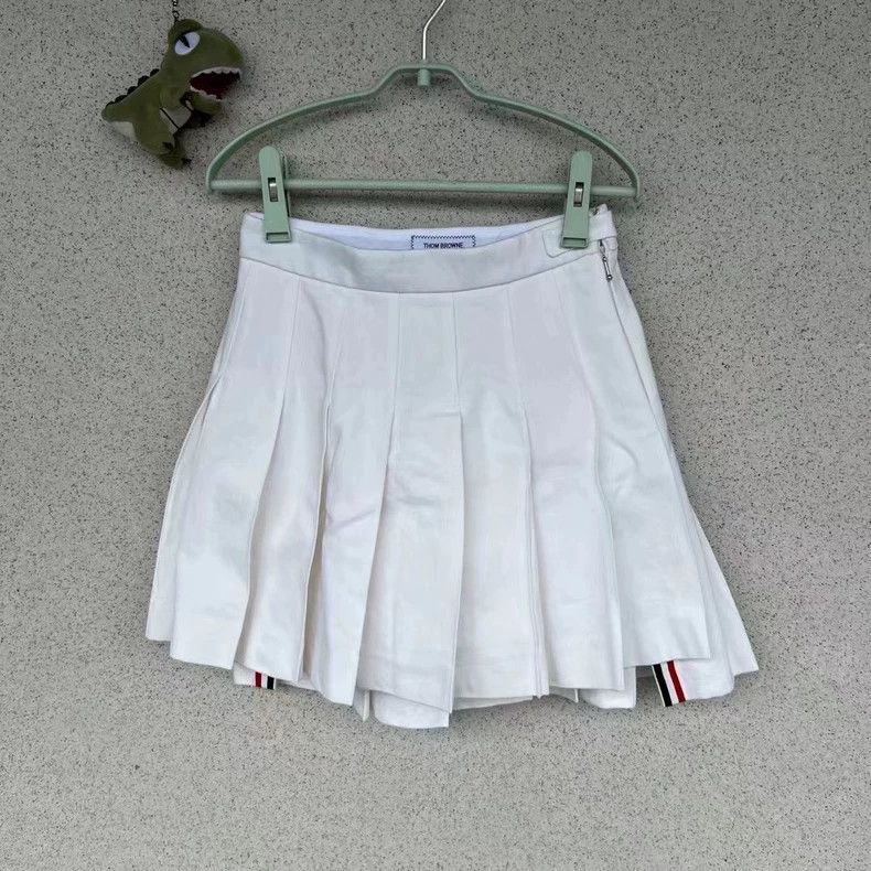Thom Browne Thom Browne Pleated skirt 2505-Nextarrow Size 25" / US 0 / IT 36 - 1 Thumbnail