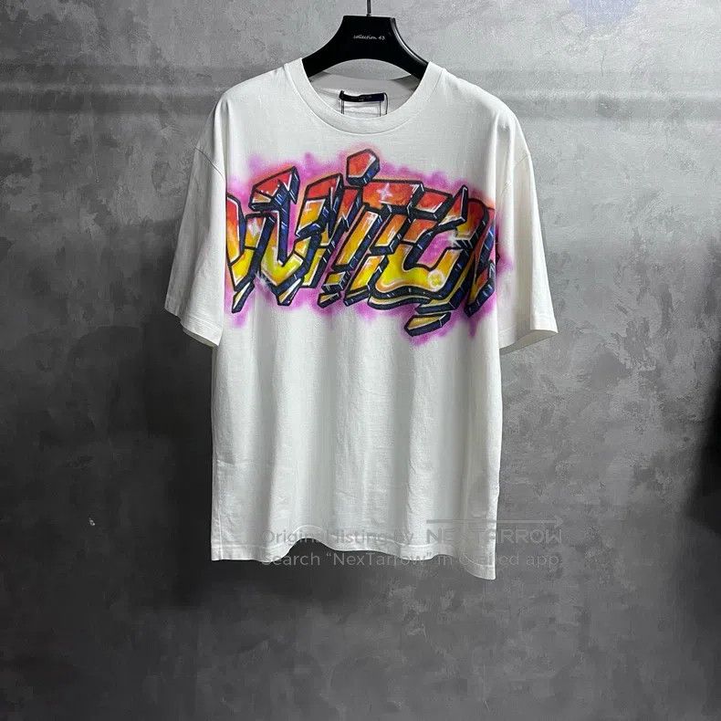 Louis Vuitton Louis Vuitton White Logo Graffiti Short Sleeve Size US XXL / EU 58 / 5 - 1 Thumbnail