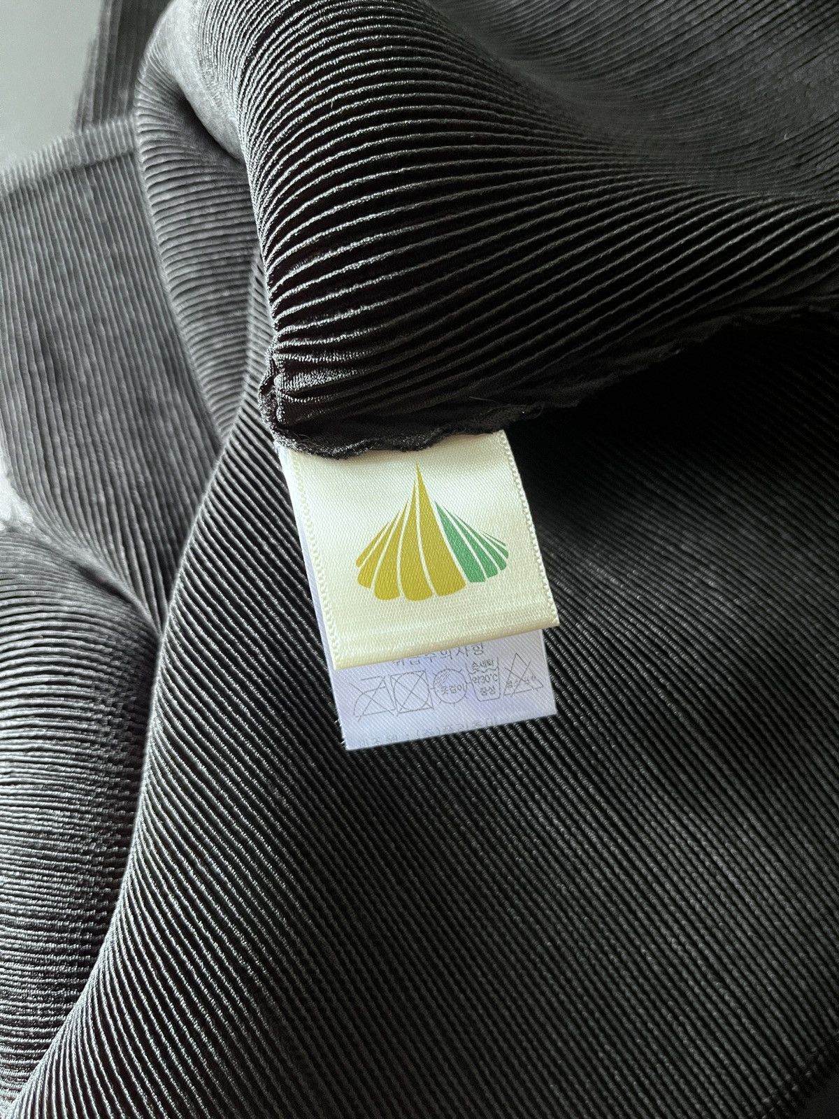 Pleats Please Issey Miyake Platsme please Size US L / EU 52-54 / 3 - 8 Thumbnail