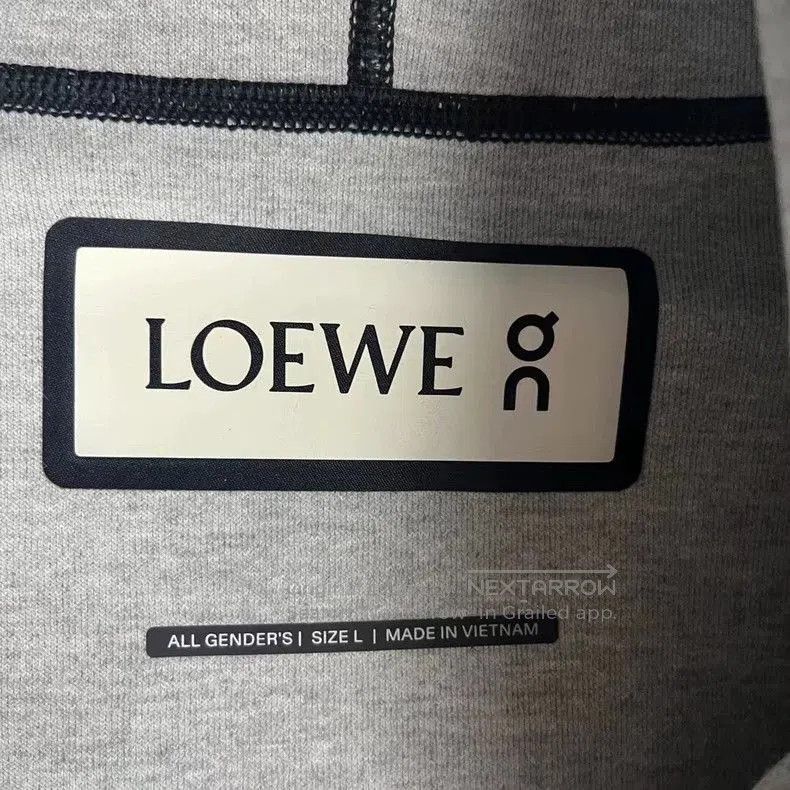 Loewe loewe black solid color letter logo printed hooded zipper l Size US L / EU 52-54 / 3 - 4 Thumbnail