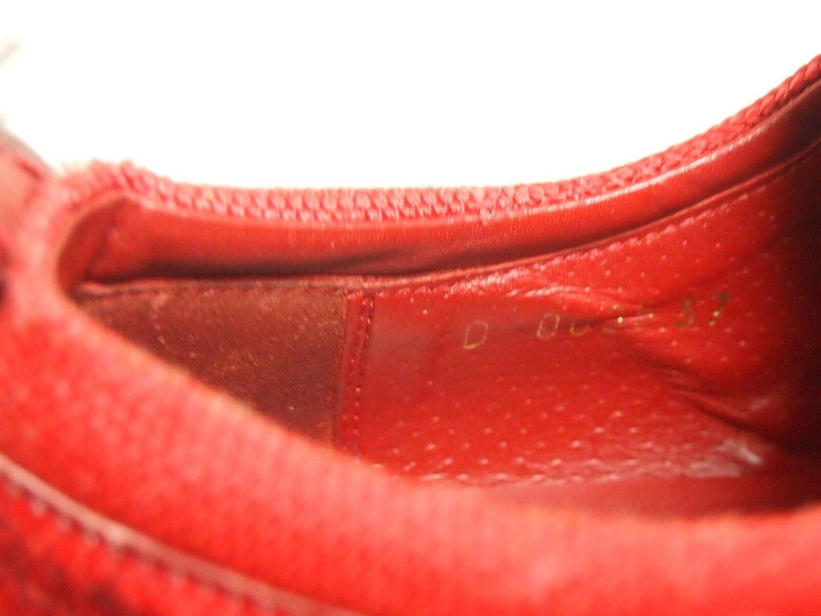 Louis Vuitton LV Louis Vuitton Low Top Sneaker Red Calf Hair EU 37 US 7 Size US 7 / IT 37 - 8 Thumbnail