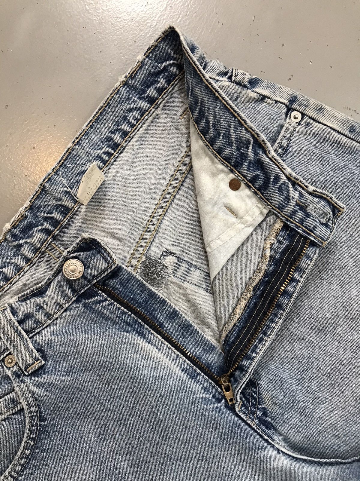 Levi's Vintage Levi’s Strauss & co boxy fit denim short Size US 34 / EU 50 - 6 Thumbnail