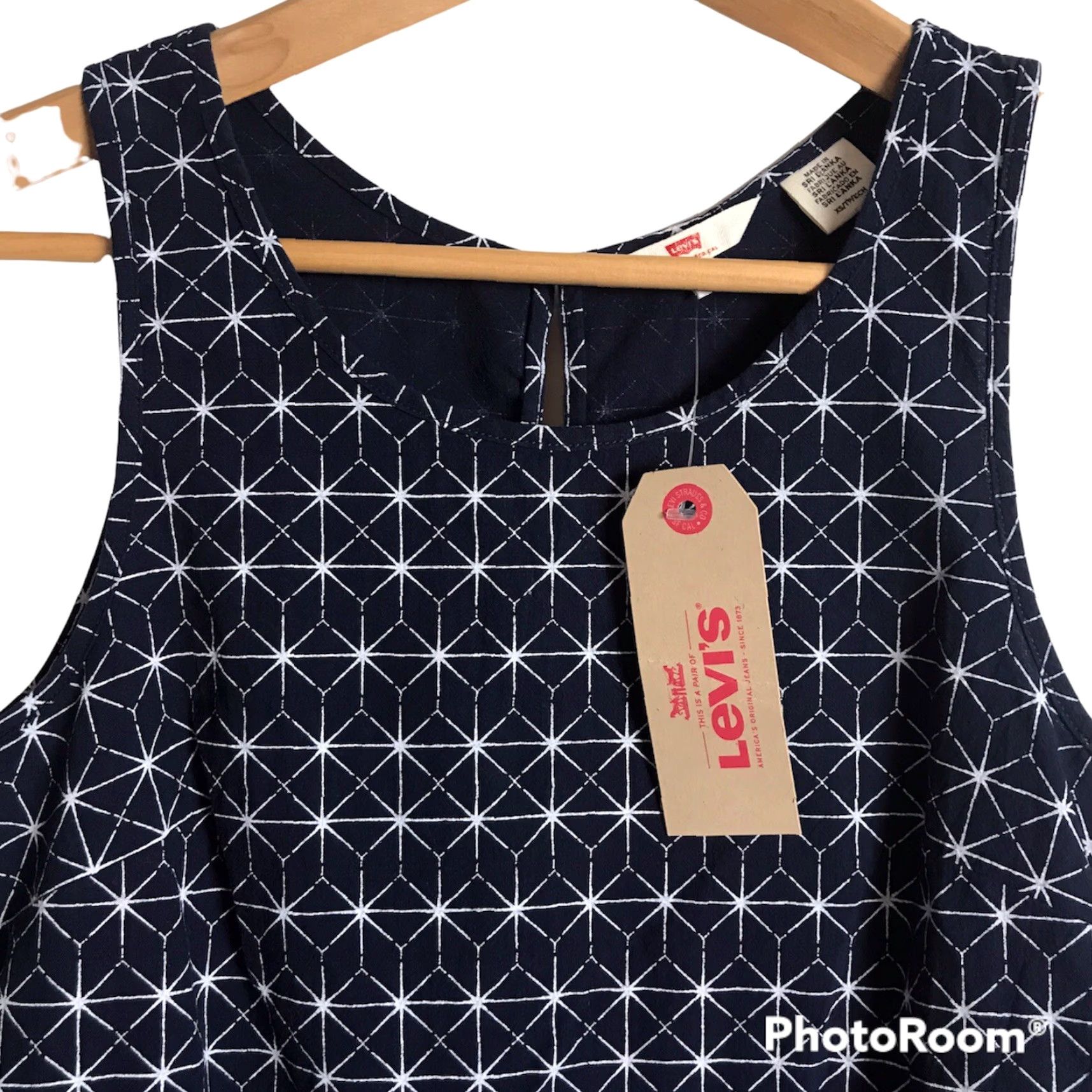 Levi's VINTAGE? (No) Levis Top Womens XS Blue Sleeveless Round Neck Geometric Waist Tie NEW Size XS / US 0-2 / IT 36-38 - 3 Thumbnail