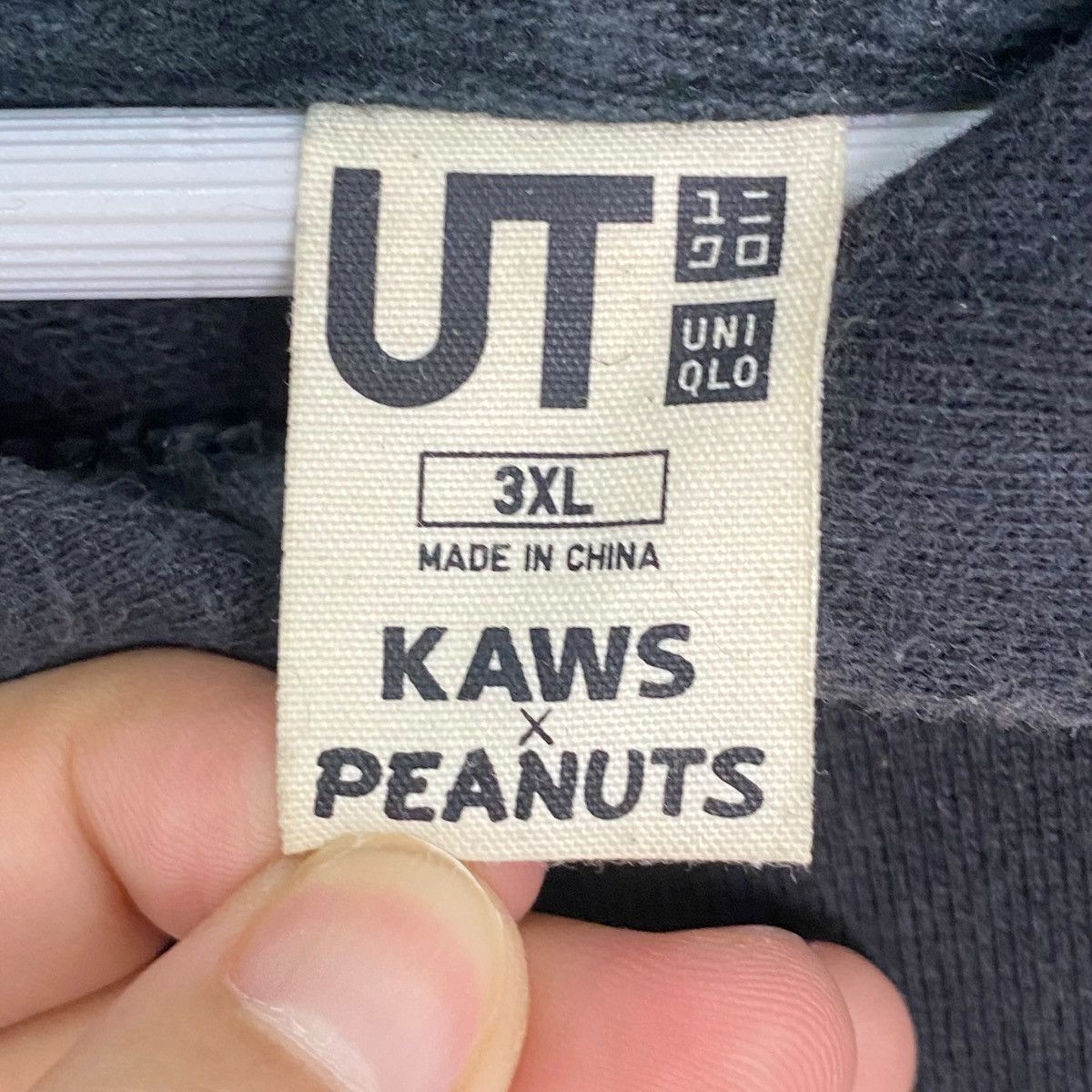 Other Vintage Ut Kaws Peanuts Hoodie Embroidered Size 3XL Size US XL / EU 56 / 4 - 5 Thumbnail