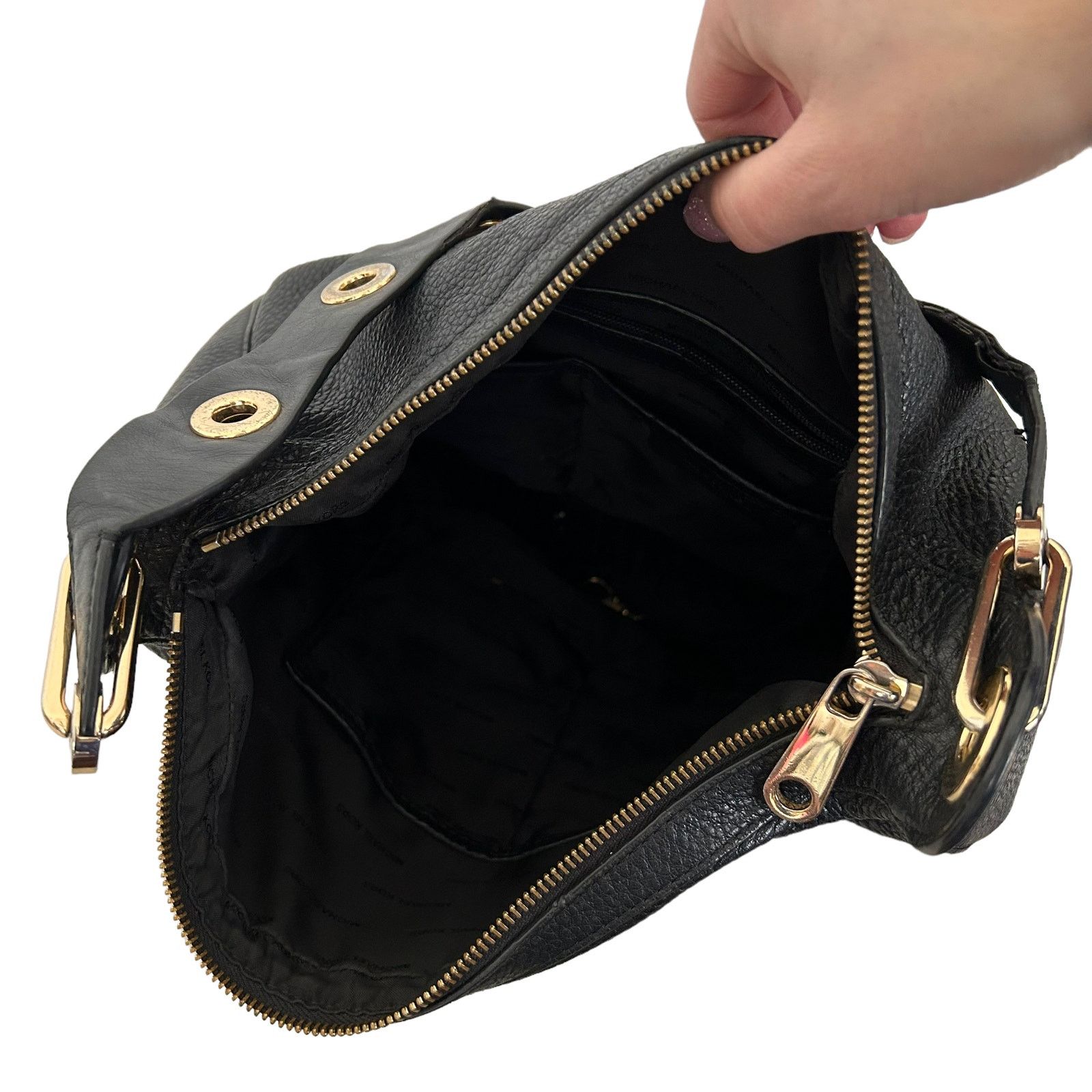 Michael Kors Michael Kors Black Leather Shoulder Bag Grommet Strap Size ONE SIZE - 5 Thumbnail