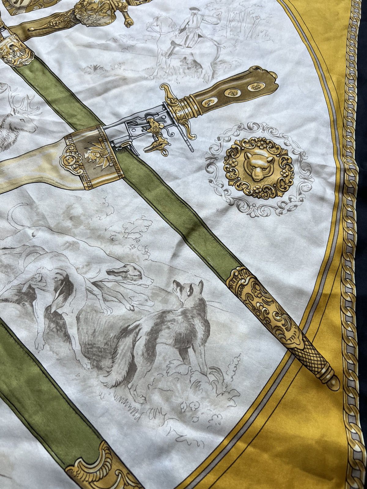 Hermes Rare Hermes Ledoux vintage Hunting weapon Silk Scarf Shawl Size ONE SIZE - 7 Thumbnail