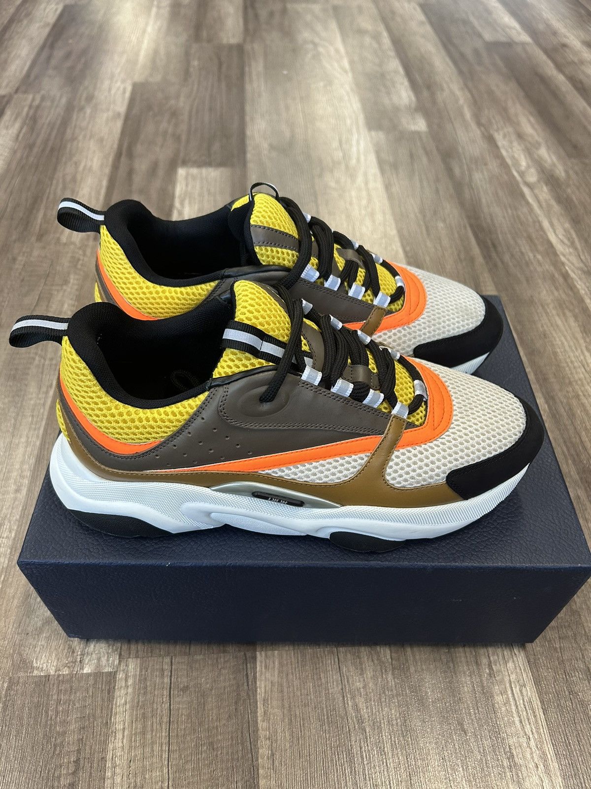Dior Dior b22 Yellow/Brown Size US 10 / EU 43 - 2 Thumbnail