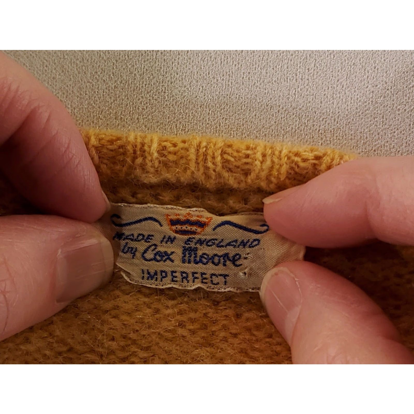 MooRER VINTAGE Cox Moore Sweater VTG 60s 70s 100% Wool Made England Yellow Crew Neck Mens L Size US L / EU 52-54 / 3 - 4 Thumbnail