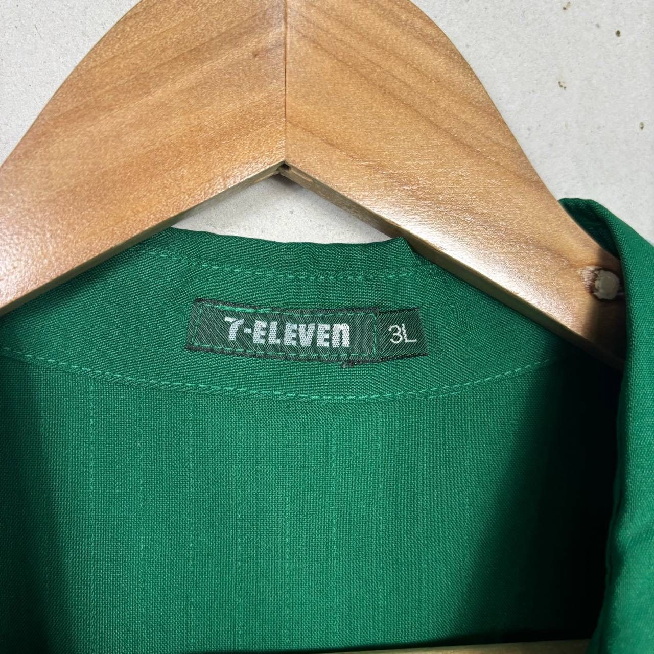 Vintage Vintage 7-Eleven Japan Workwear Uniform Zip Shirt 3L Size US XXL / EU 58 / 5 - 4 Thumbnail