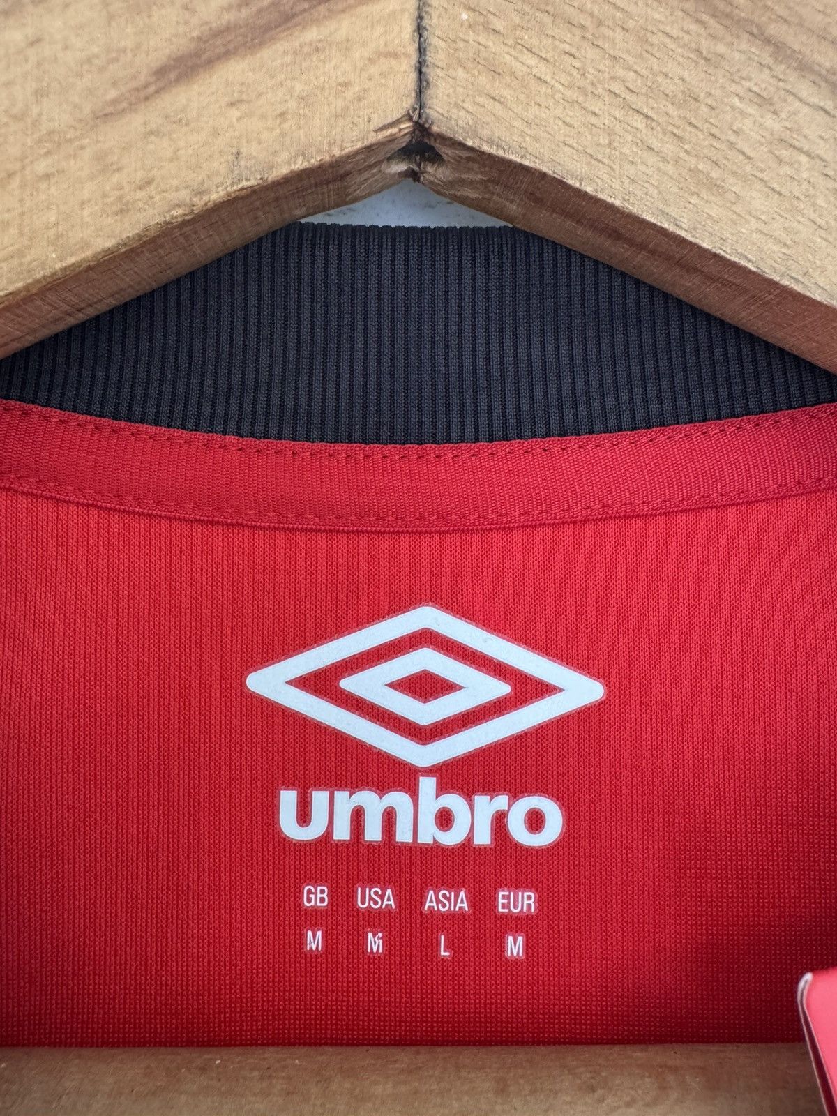 Umbro BNWT PSV Eindhoven 2017-2018 Home Soccer Jersey Football Kit Size US M / EU 48-50 / 2 - 14 Thumbnail