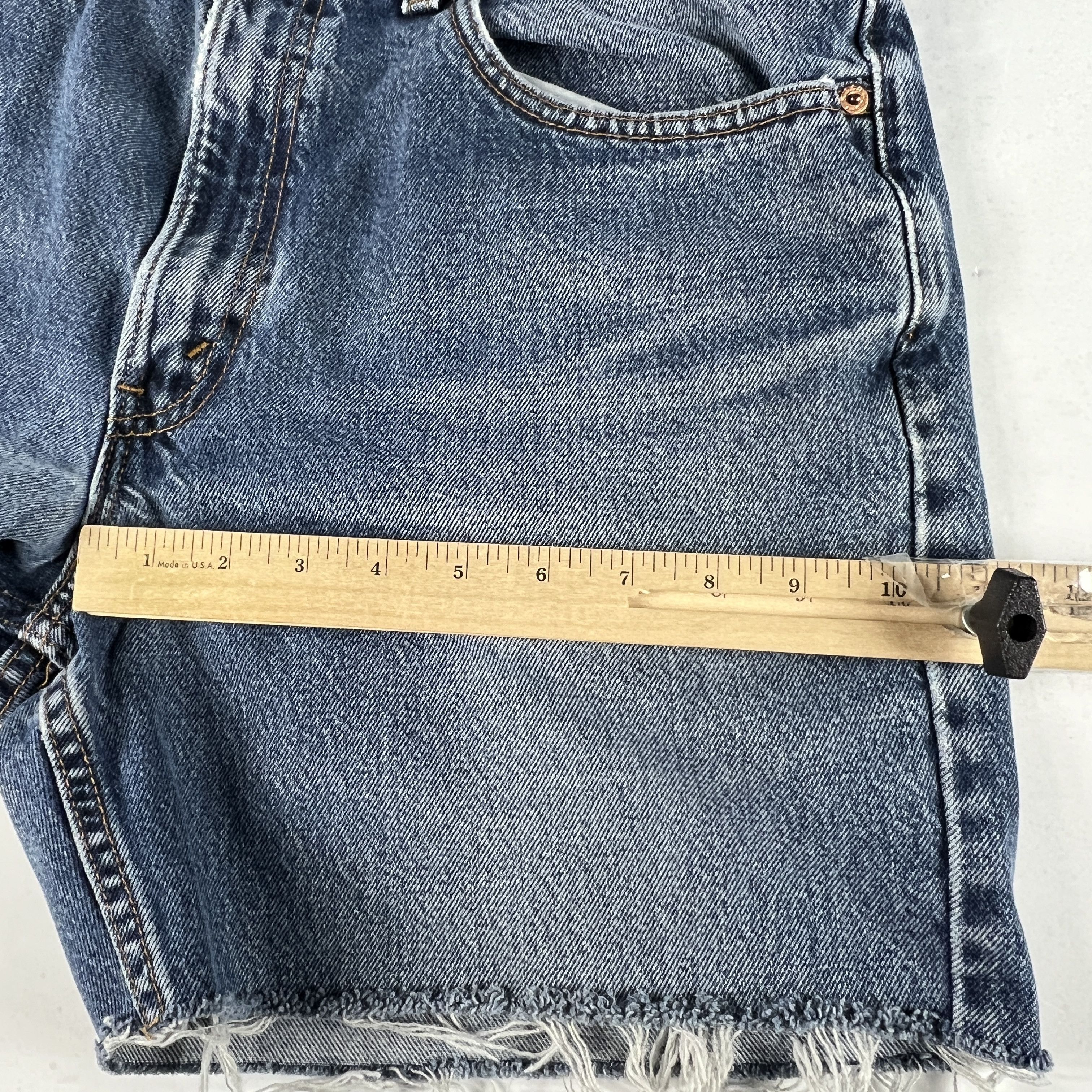 Levi's Y2K Levi's Jean Shorts 550 Faded Cut Off Raw Hem Denim Jorts Size US 33 - 15 Thumbnail