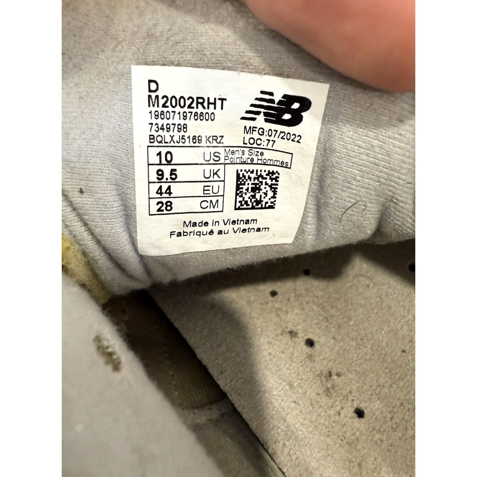 New Balance New Balance 10 Sneaker Egg yolk Yellow Preowned Mens 2002R 2002 Size US 10 / EU 43 - 7 Thumbnail