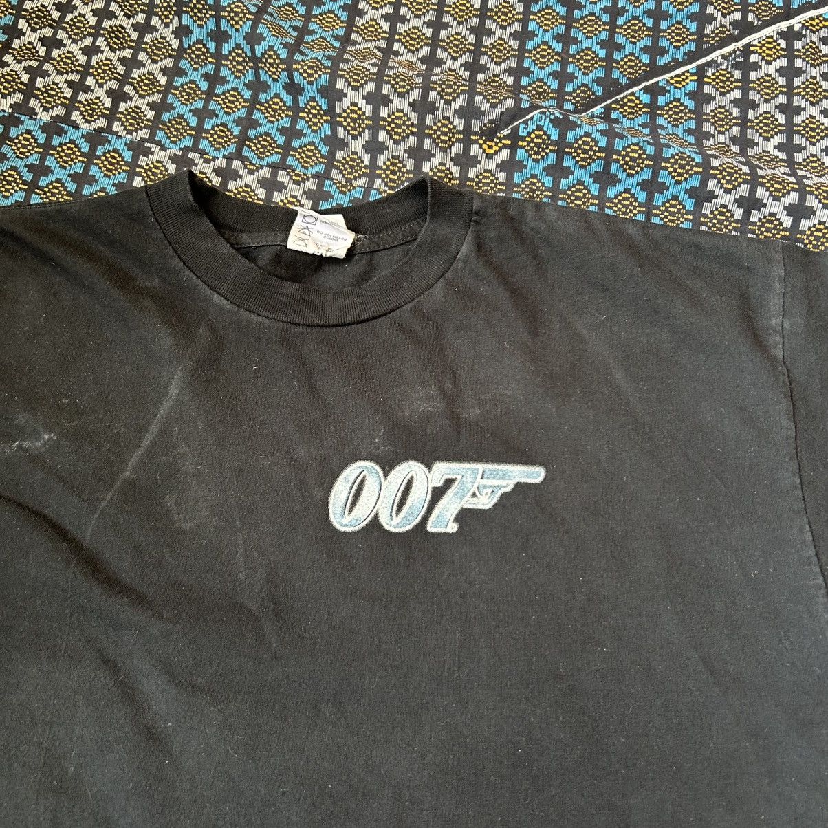Vintage 1999 James Bond The World Is Not Enough Promo Tee Size US XL / EU 56 / 4 - 3 Thumbnail