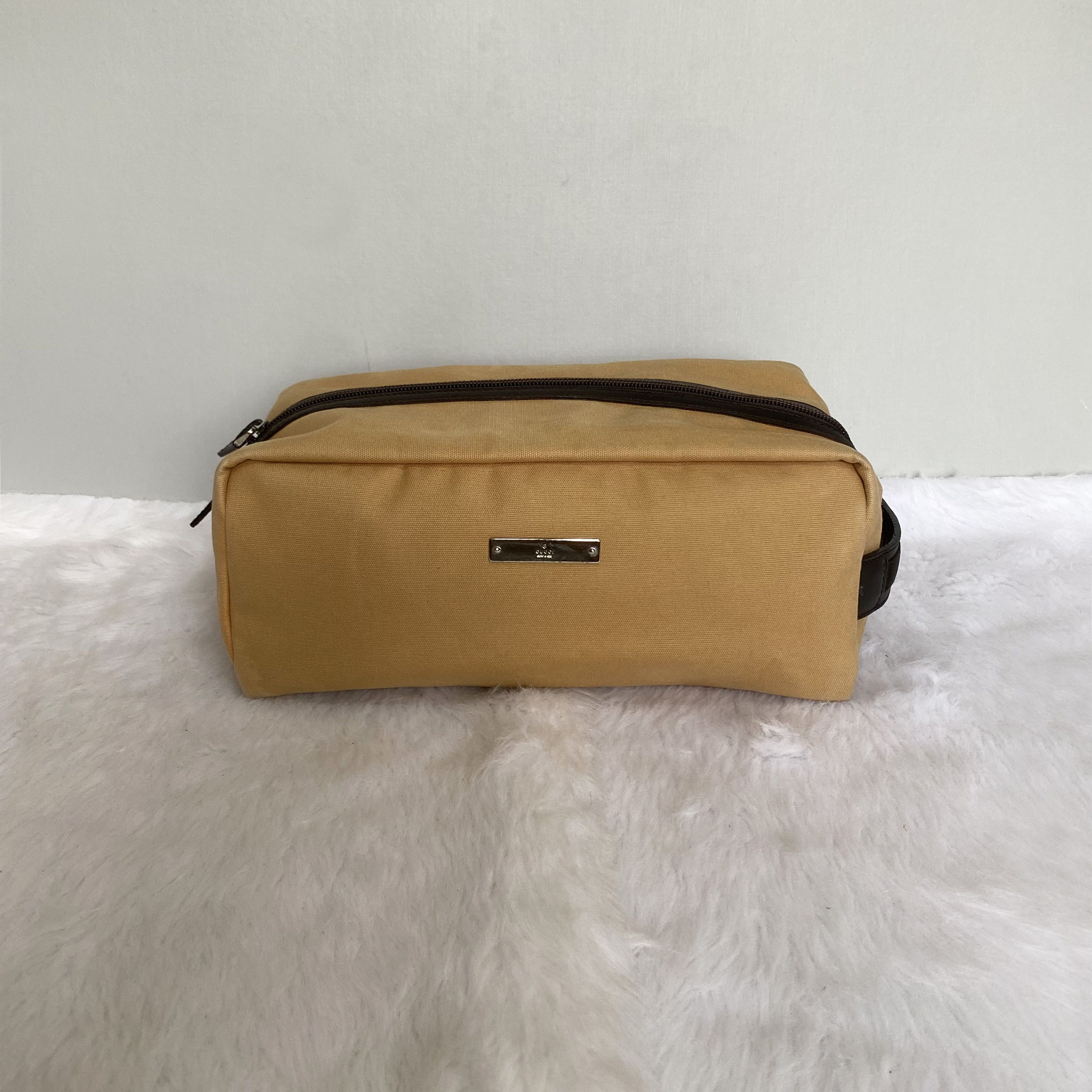 Gucci × Vintage GUCCI Vintage Brown Canvas Toiletry Clutch Bag Size ONE SIZE - 1 Thumbnail