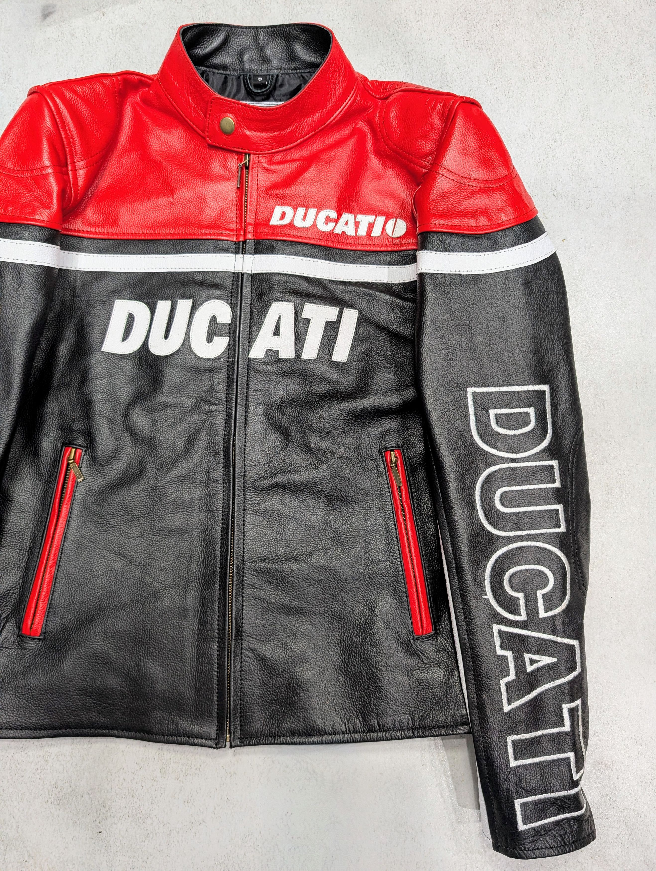 Ducati 💥 Ducati 💥 Motorcycle Leather Jacket Biker Streetwear Size US M / EU 48-50 / 2 - 3 Thumbnail