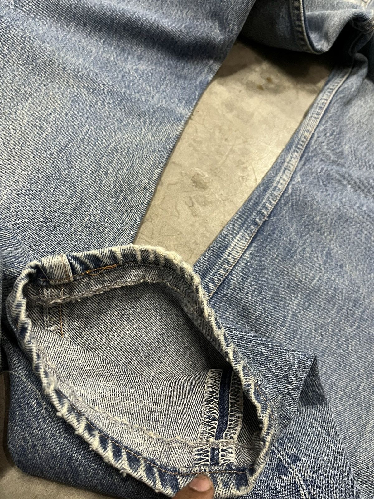 Levi's Vintage Levis light wash 501 distressed denim Size US 31 - 20 Thumbnail